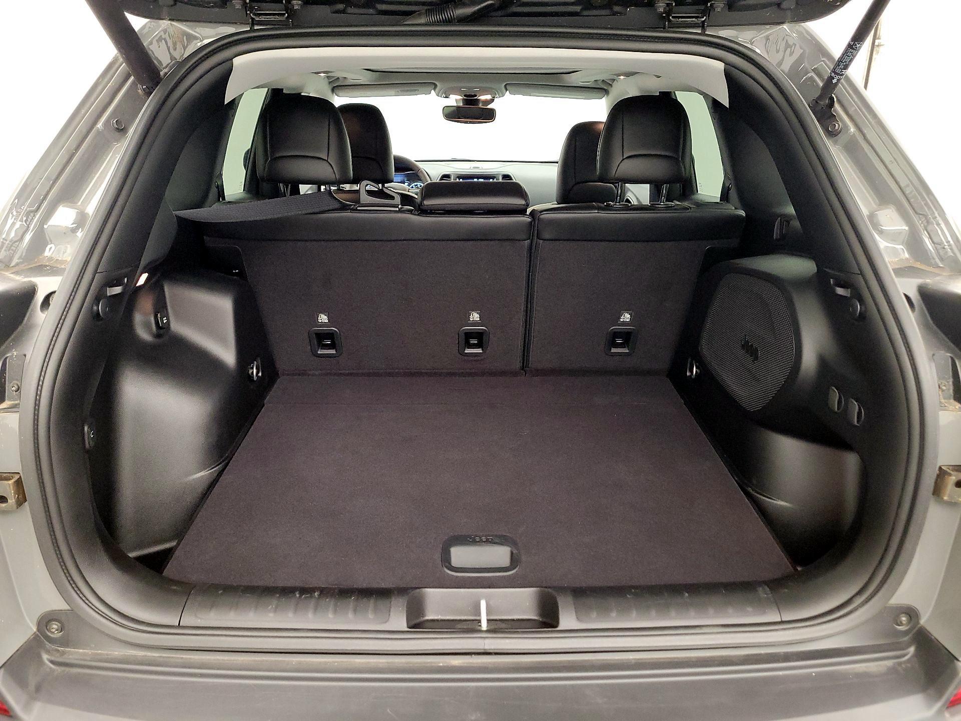 Thumbnail: 2022 Jeep Cherokee - 20