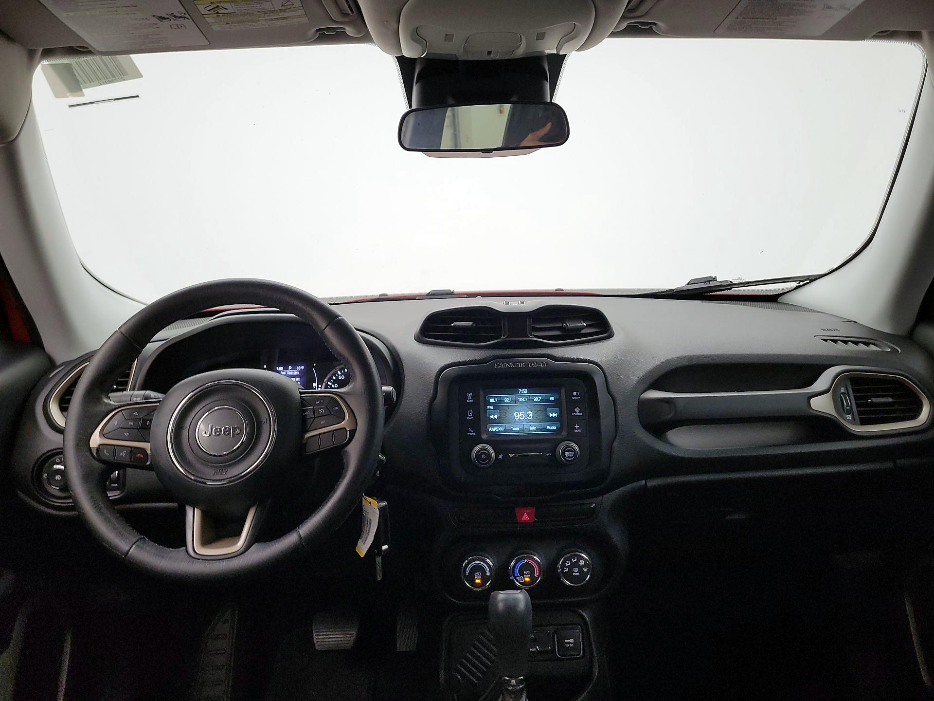 Thumbnail: 2015 Jeep Renegade - 9