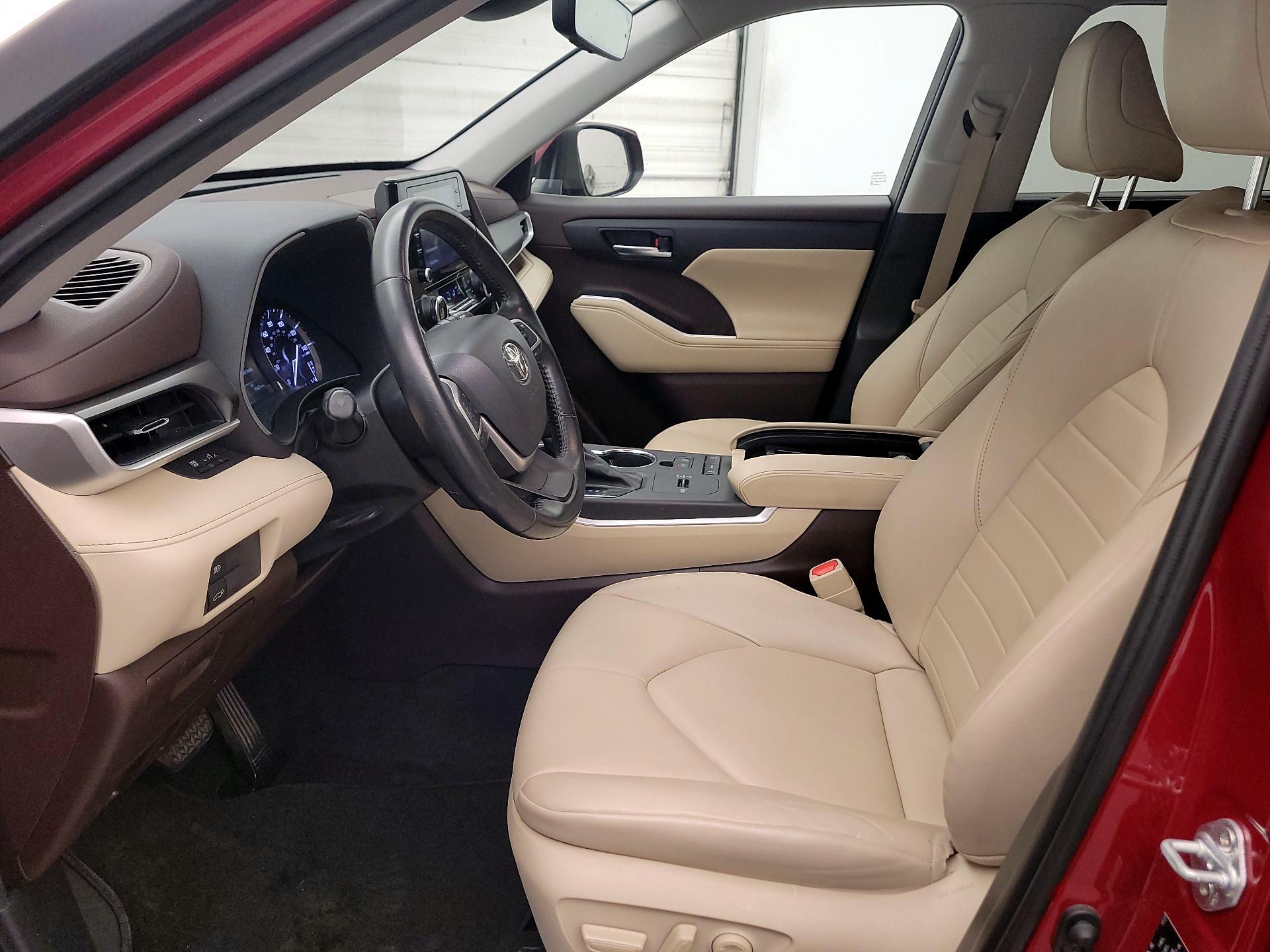 Thumbnail: 2022 Toyota Highlander - 11