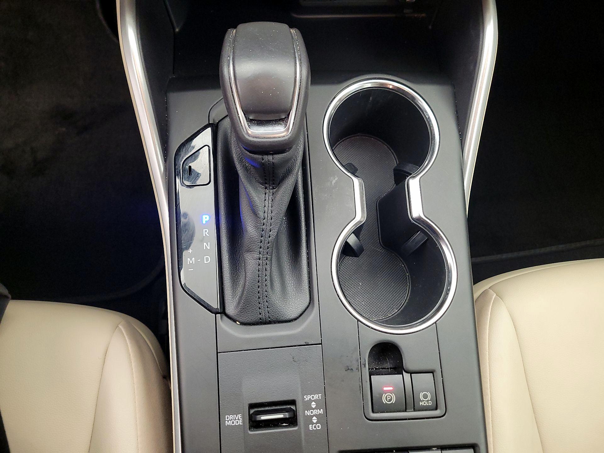 Thumbnail: 2022 Toyota Highlander - 15