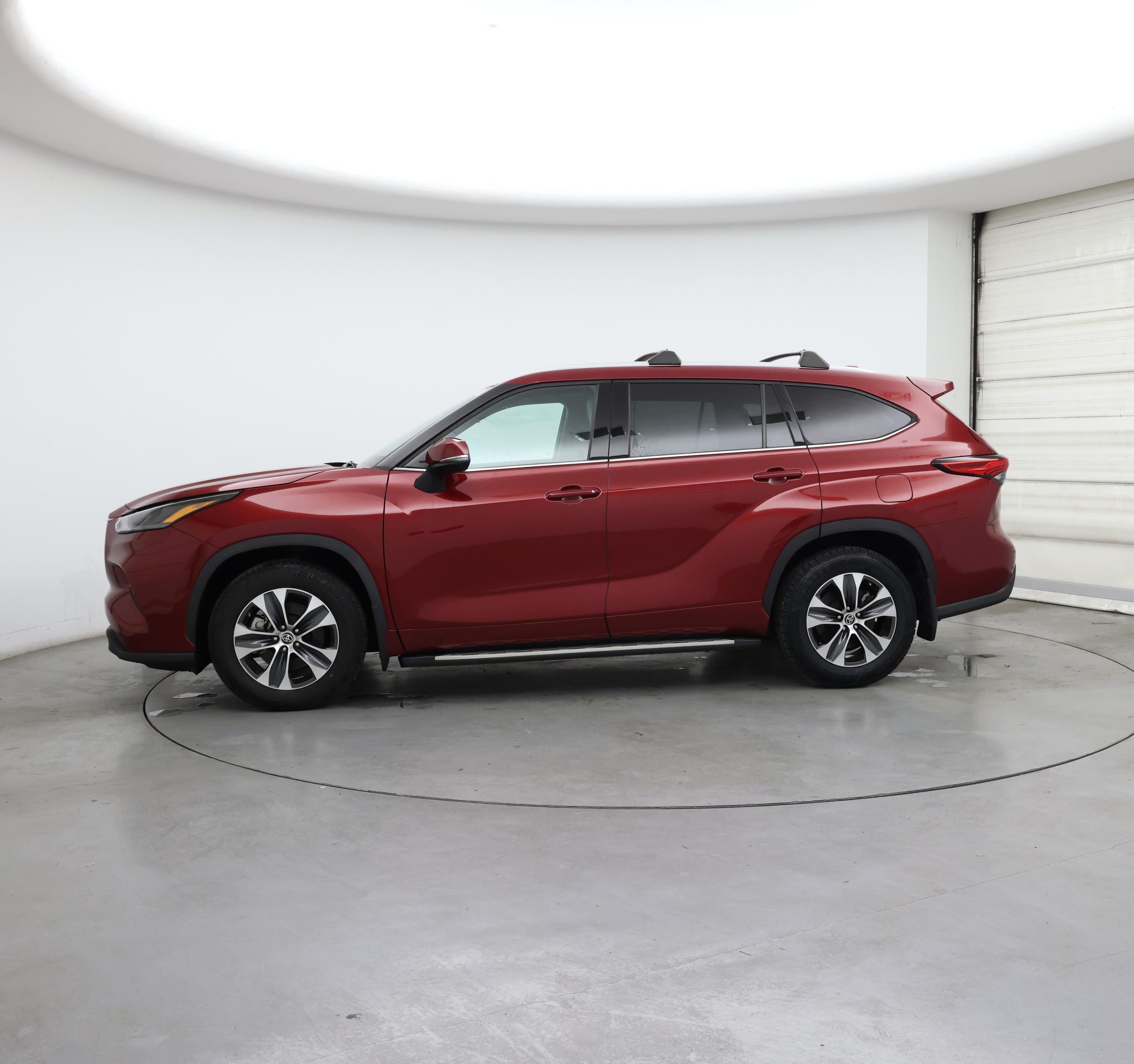 Thumbnail: 2022 Toyota Highlander - 3