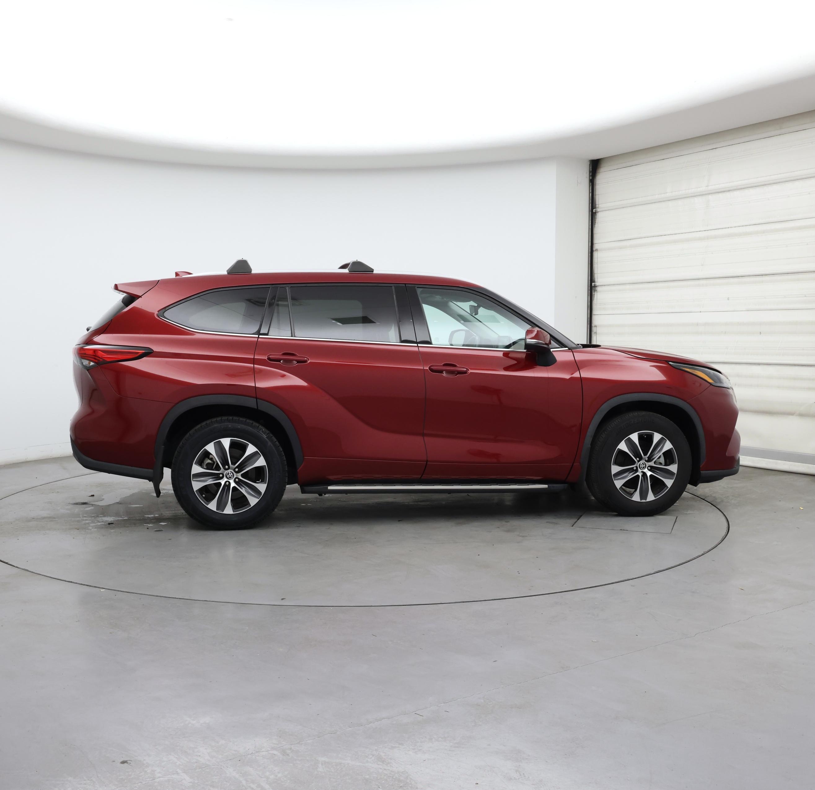 Thumbnail: 2022 Toyota Highlander - 7