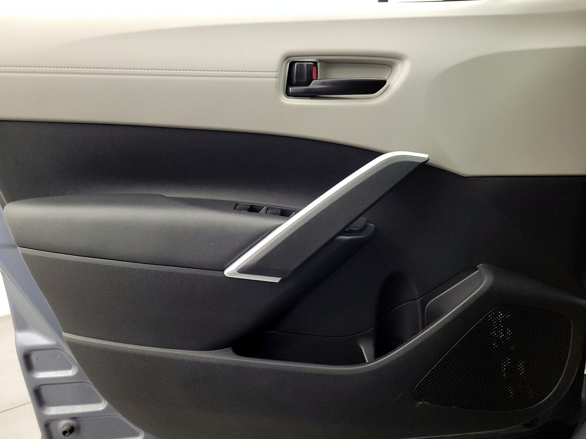 Thumbnail: 2022 Toyota Corolla Cross - 12