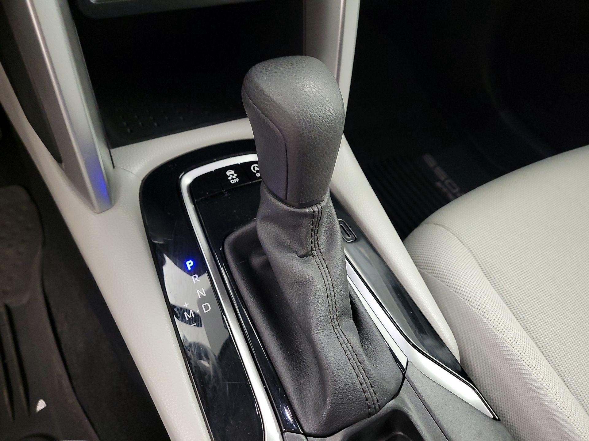 Thumbnail: 2022 Toyota Corolla Cross - 17