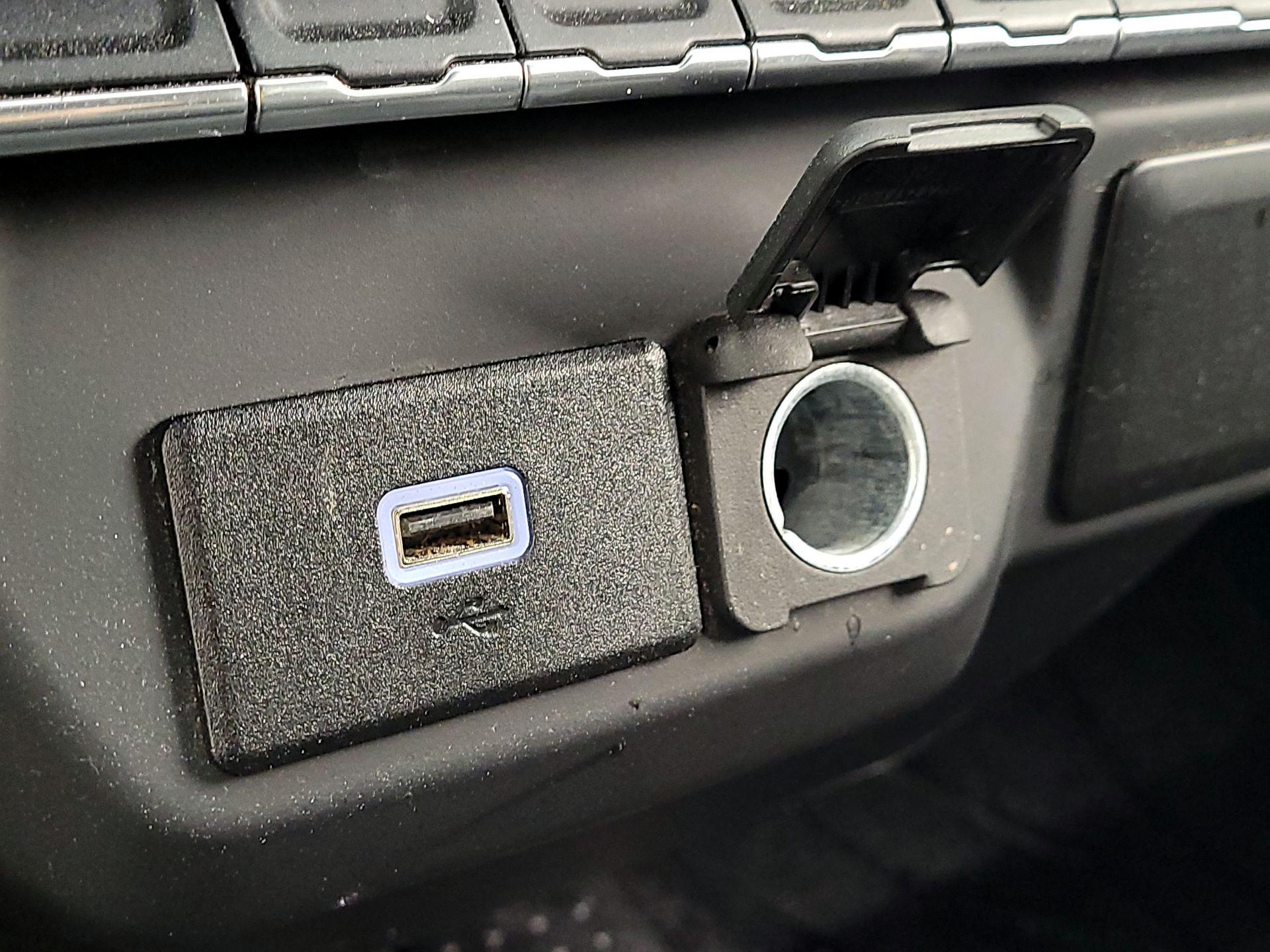 Thumbnail: 2019 Chevrolet Silverado 1500 - 18