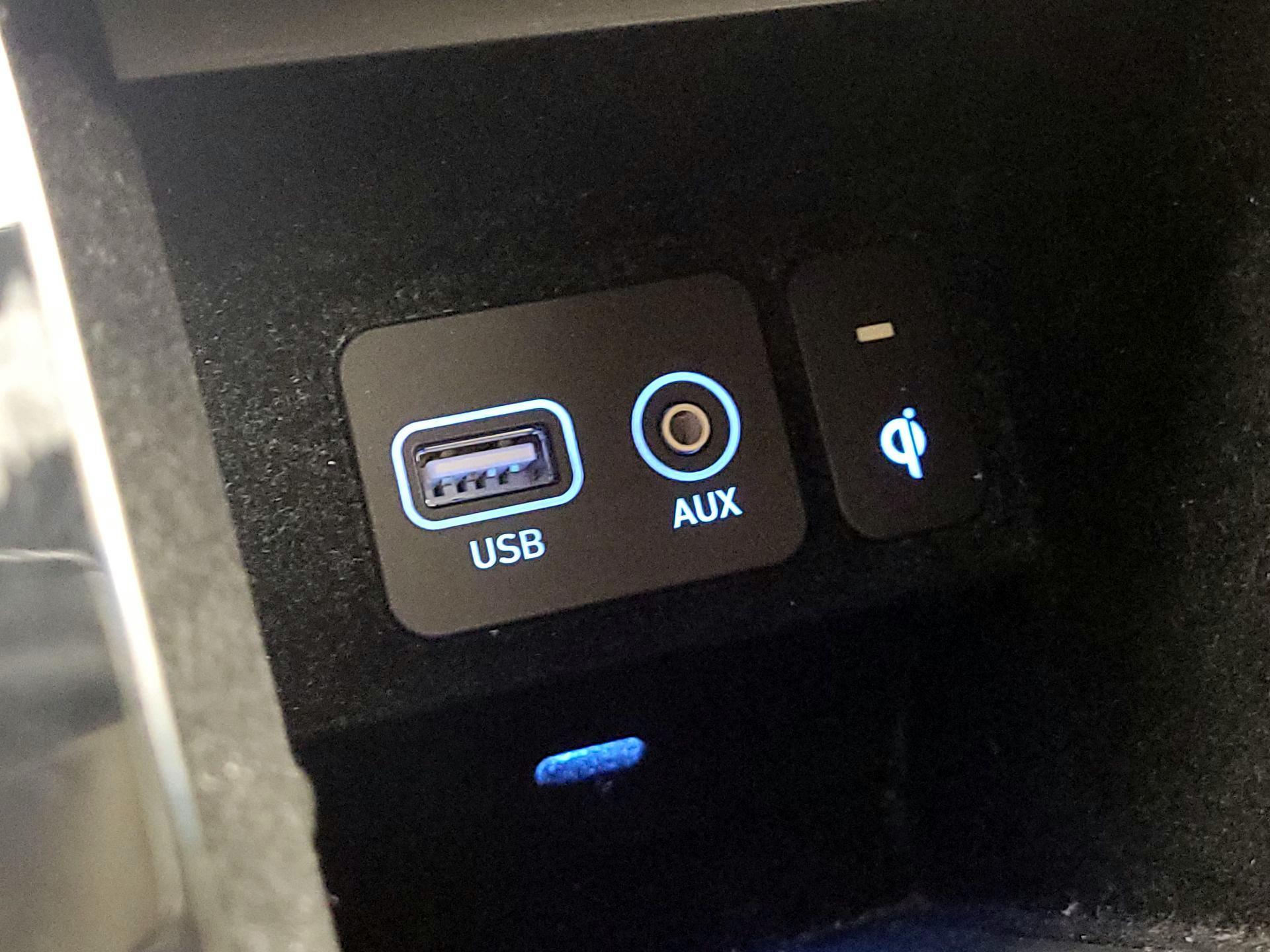 Thumbnail: 2019 Genesis G90 - 18