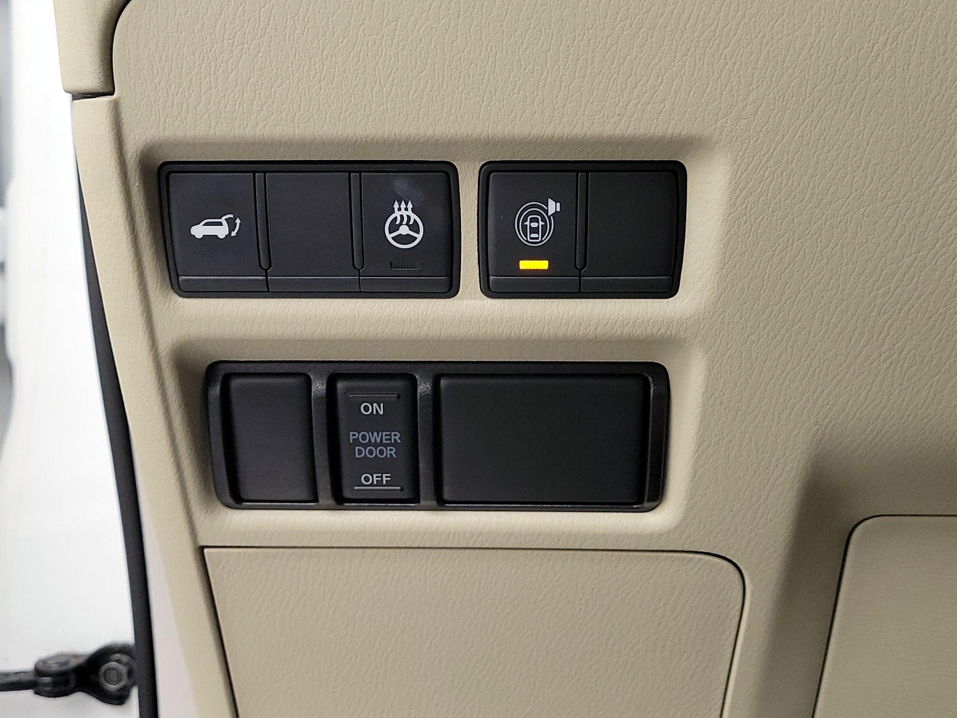 Thumbnail: 2022 INFINITI QX80 - 13