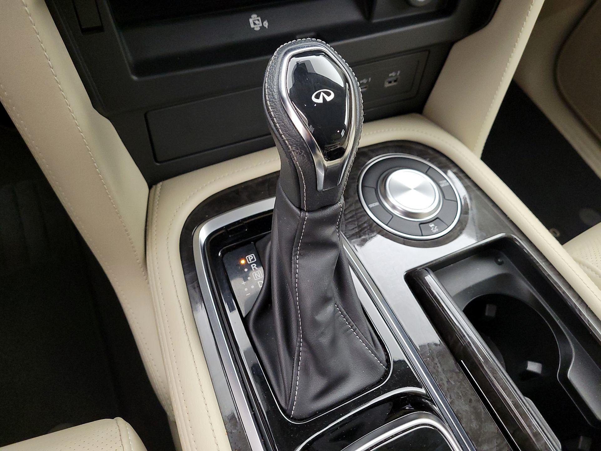 Thumbnail: 2022 INFINITI QX80 - 17