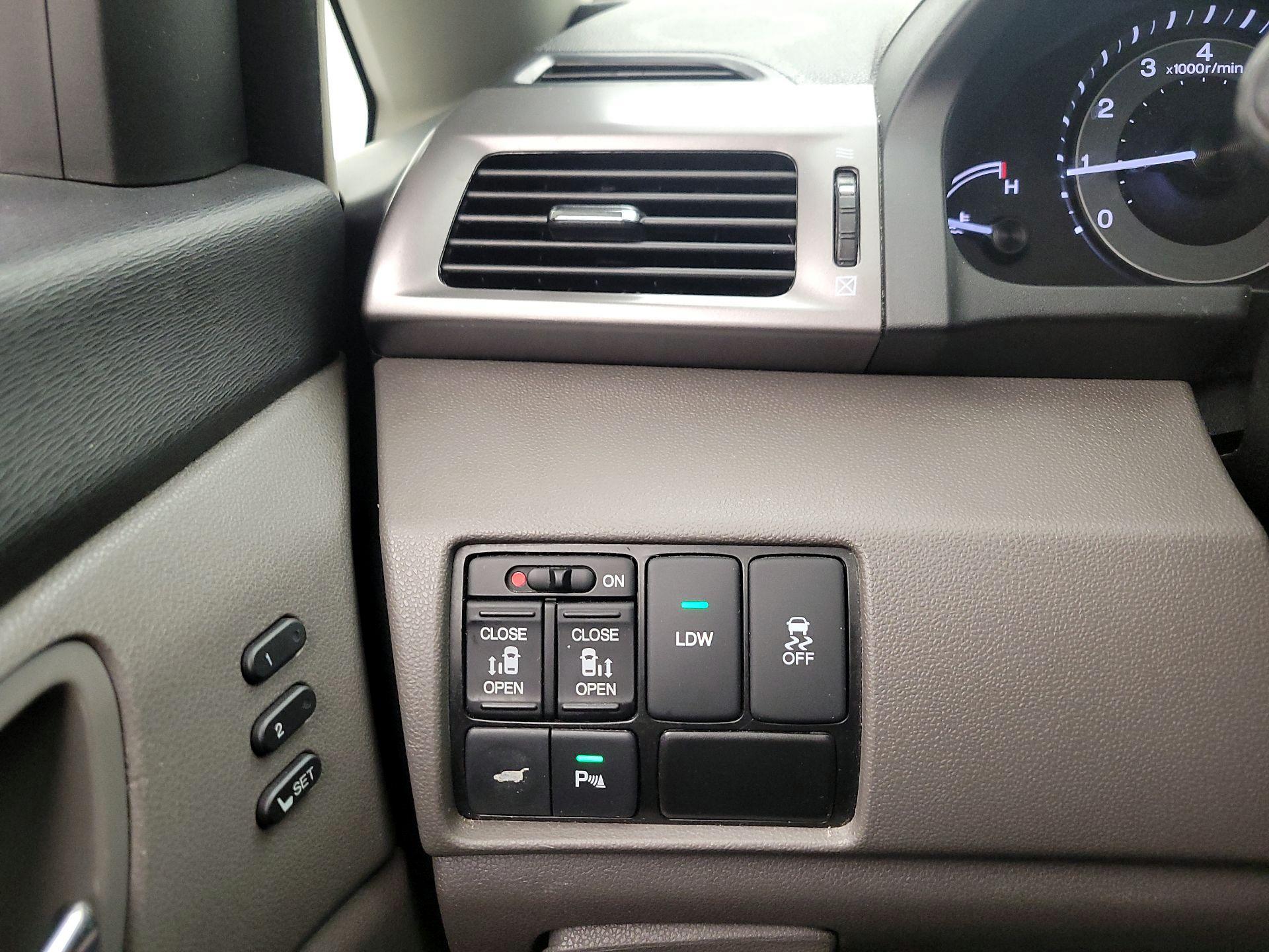 Thumbnail: 2016 Honda Odyssey - 13