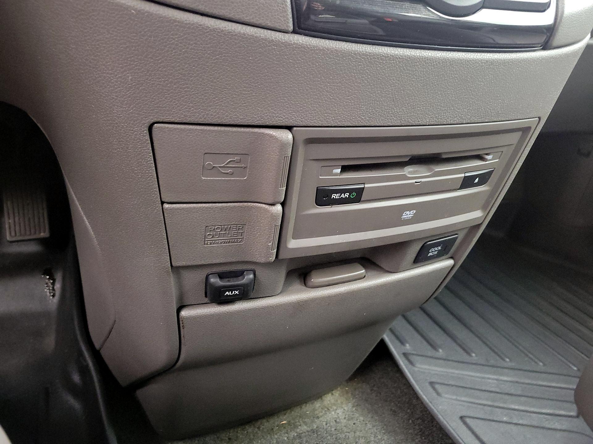 Thumbnail: 2016 Honda Odyssey - 18