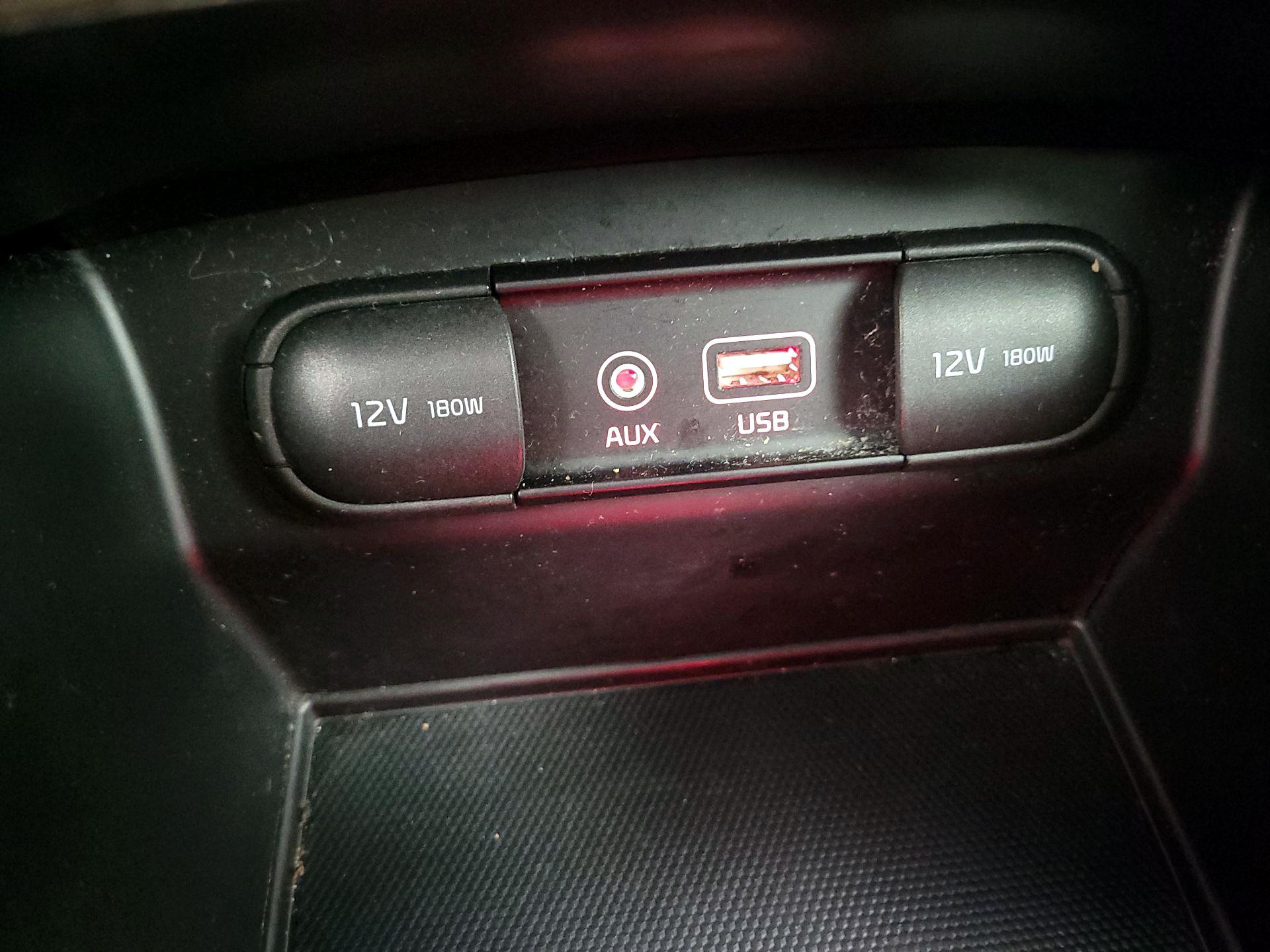 Thumbnail: 2017 Kia Sorento - 18