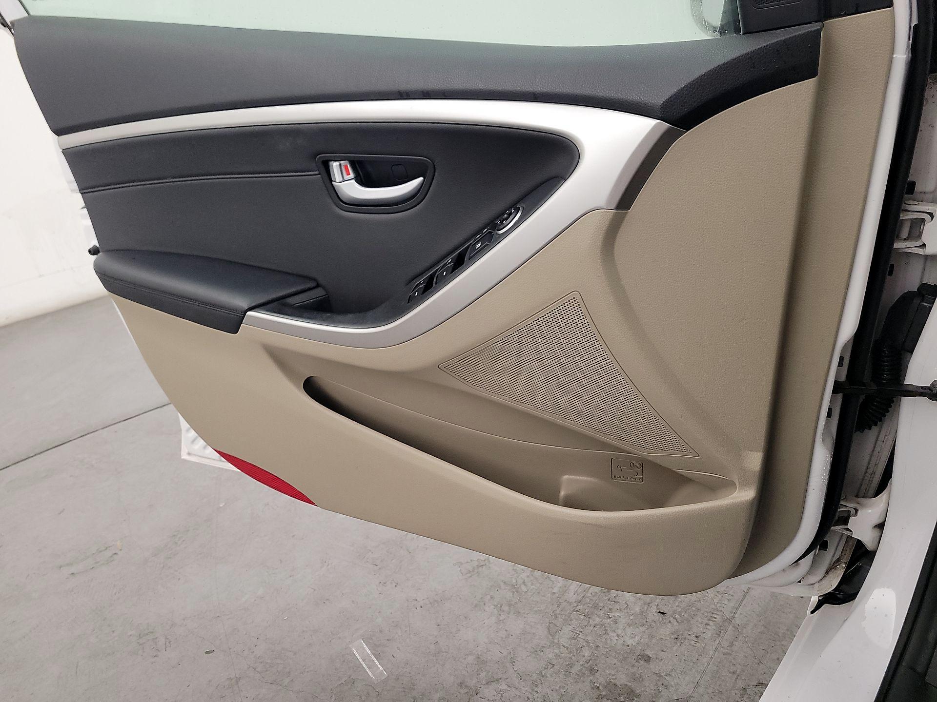 Thumbnail: 2014 Hyundai Elantra - 12