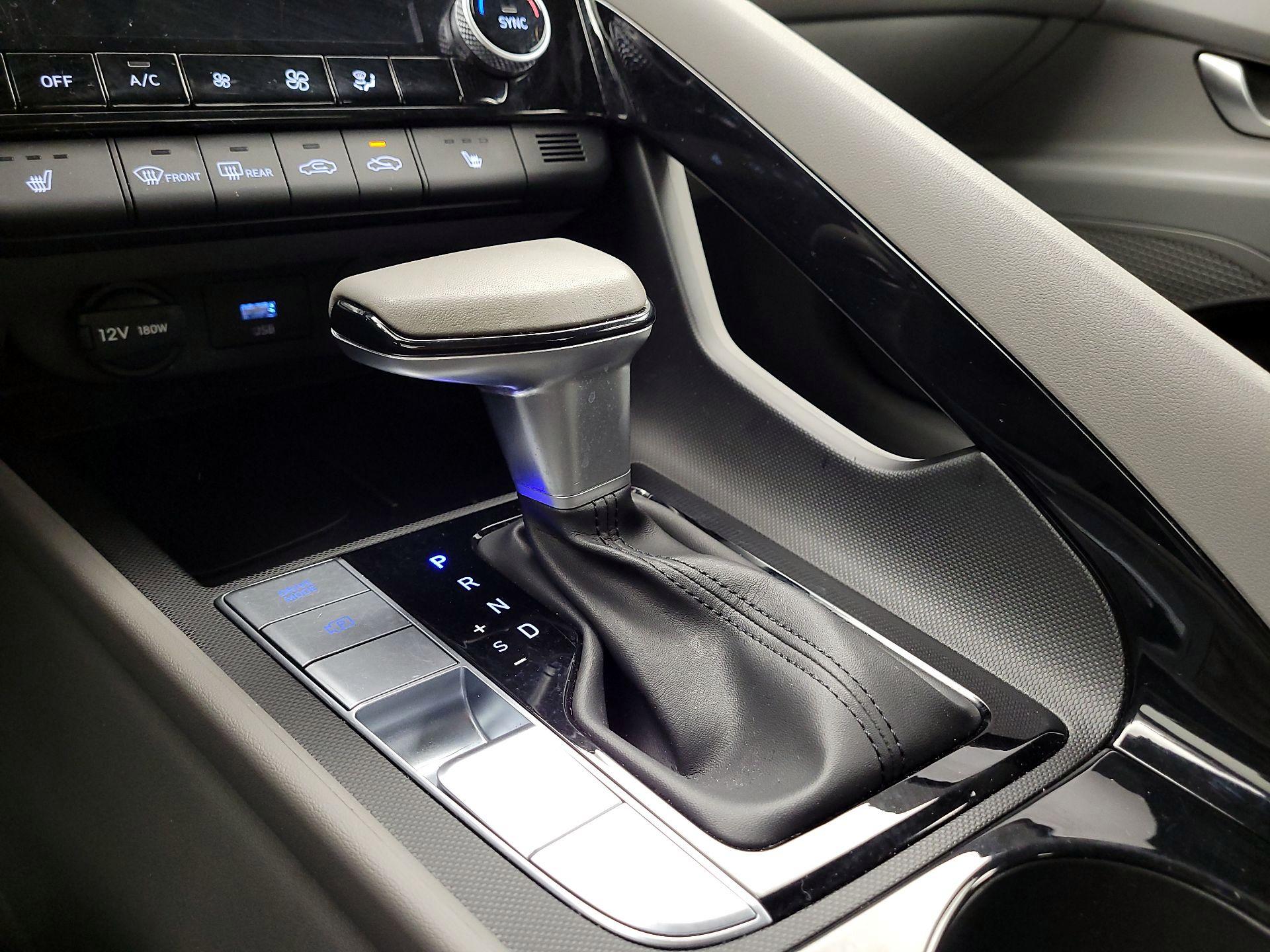 Thumbnail: 2024 Hyundai Elantra - 17