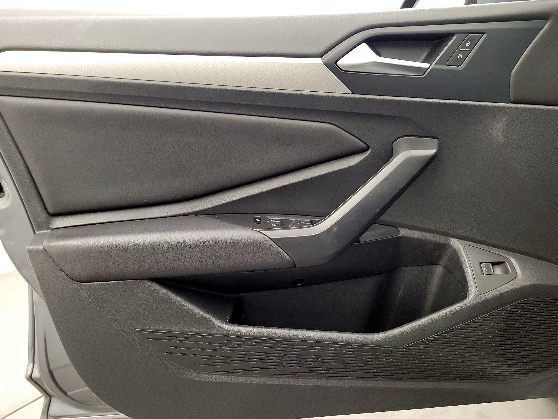 Thumbnail: 2019 Volkswagen Jetta - 12