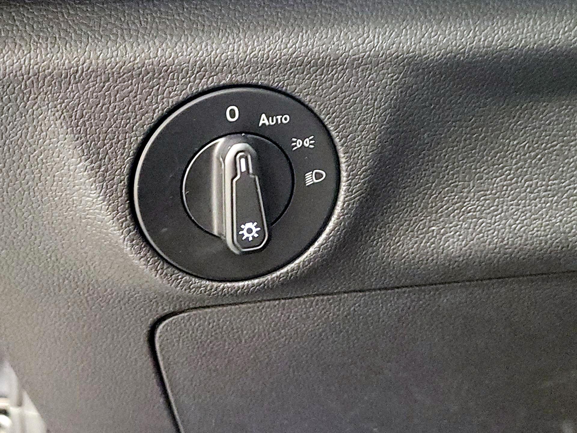 Thumbnail: 2019 Volkswagen Jetta - 13