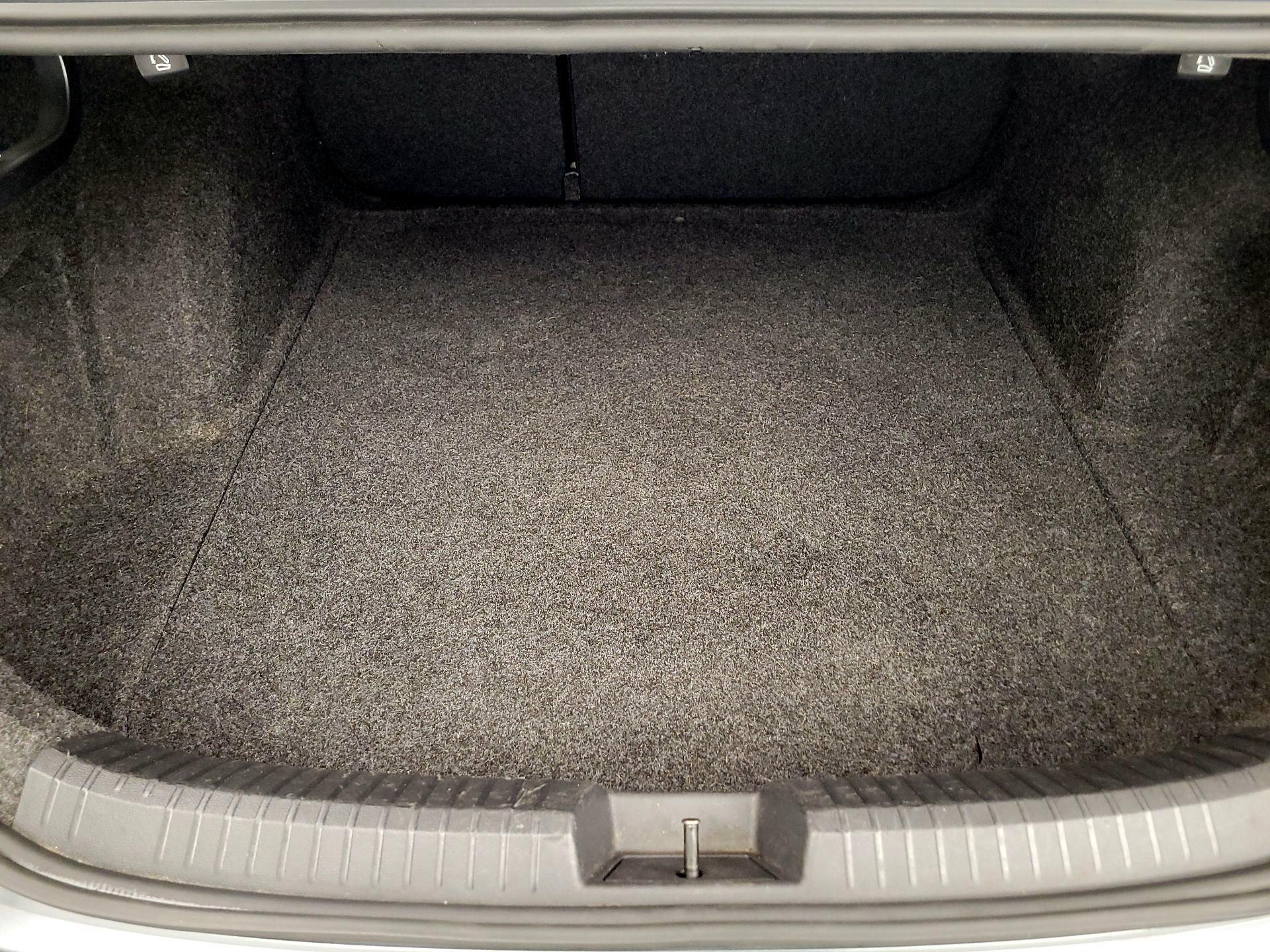 Thumbnail: 2019 Volkswagen Jetta - 20