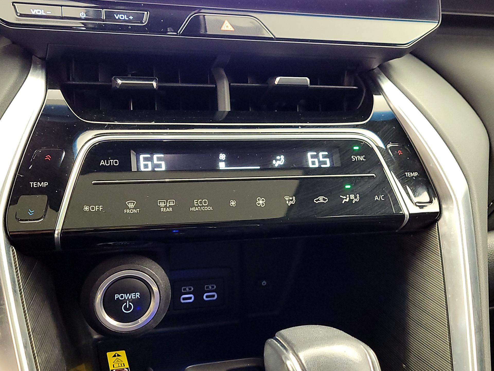 Thumbnail: 2023 Toyota Venza - 16