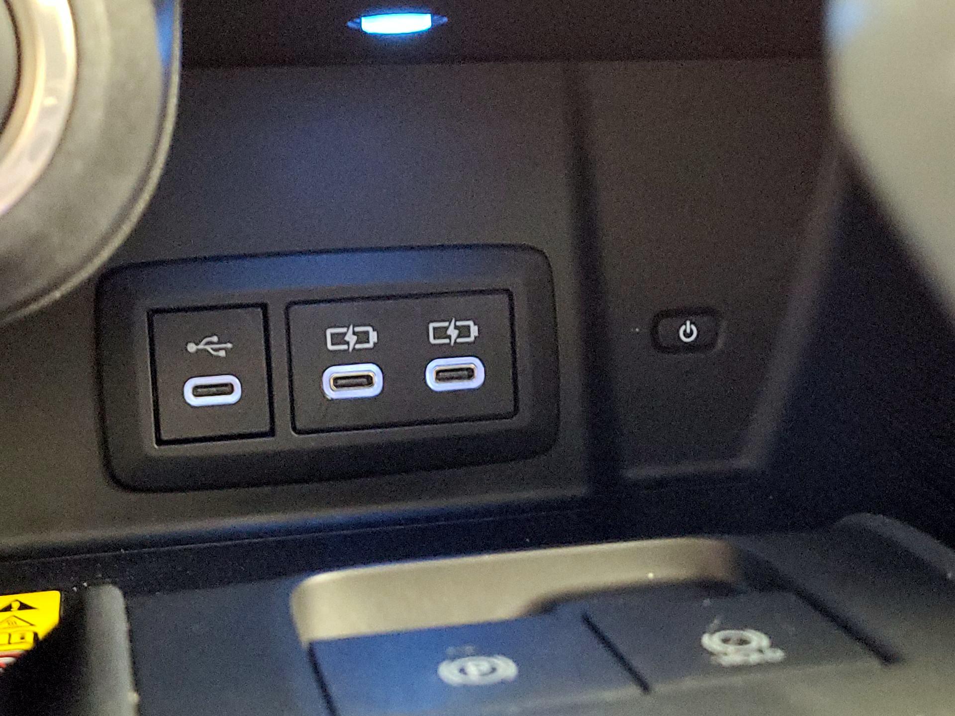 Thumbnail: 2023 Toyota Venza - 18