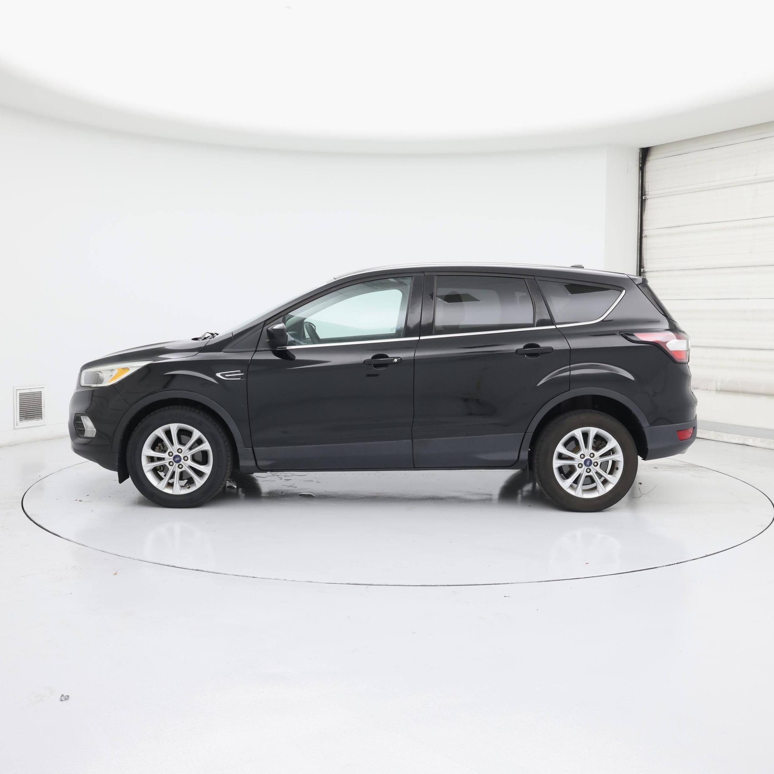 Thumbnail: 2017 Ford Escape - 3