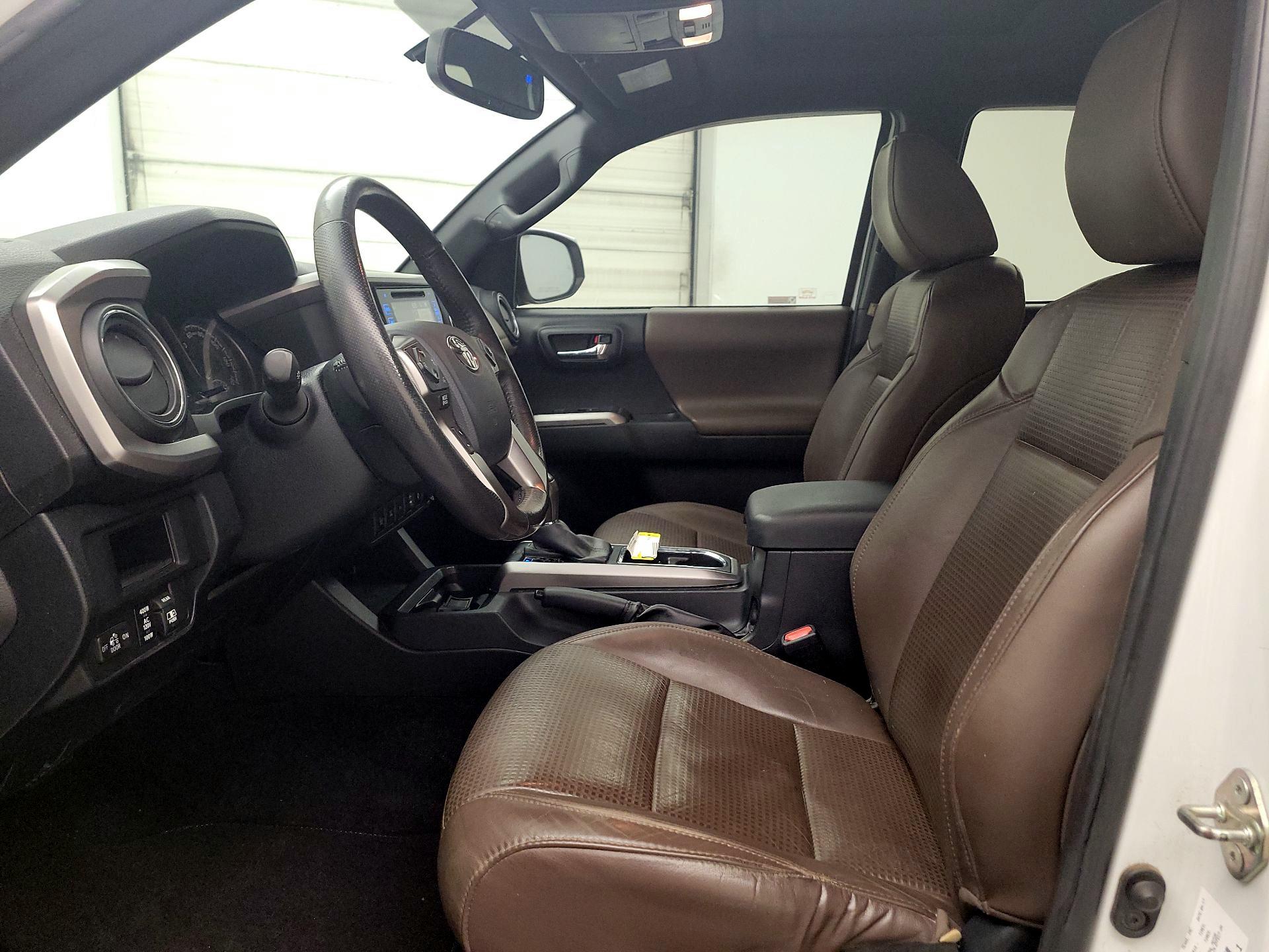 Thumbnail: 2017 Toyota Tacoma - 11