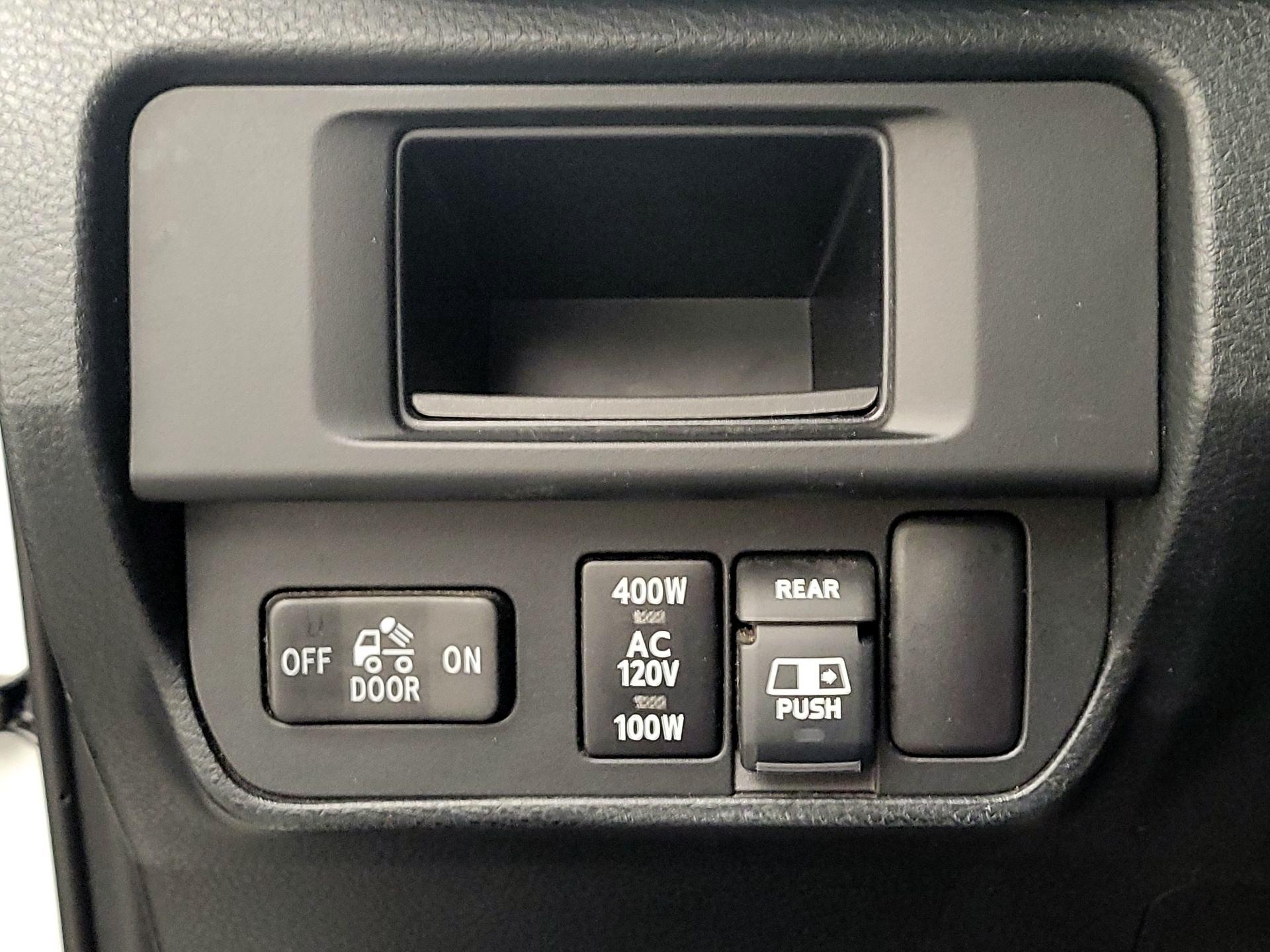 Thumbnail: 2017 Toyota Tacoma - 13