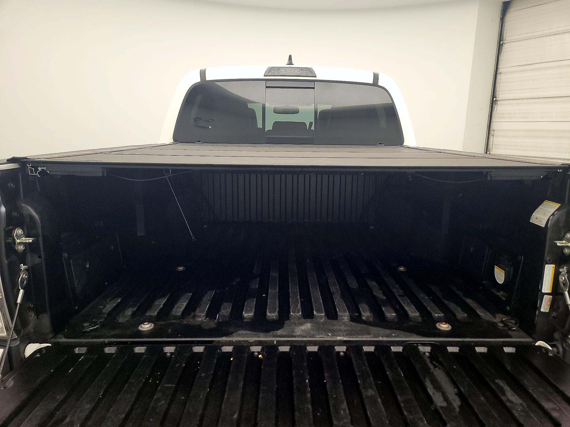 Thumbnail: 2017 Toyota Tacoma - 20