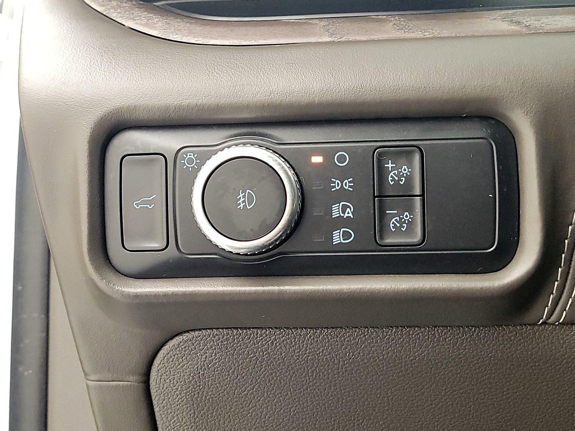 Thumbnail: 2021 Ford Explorer - 13