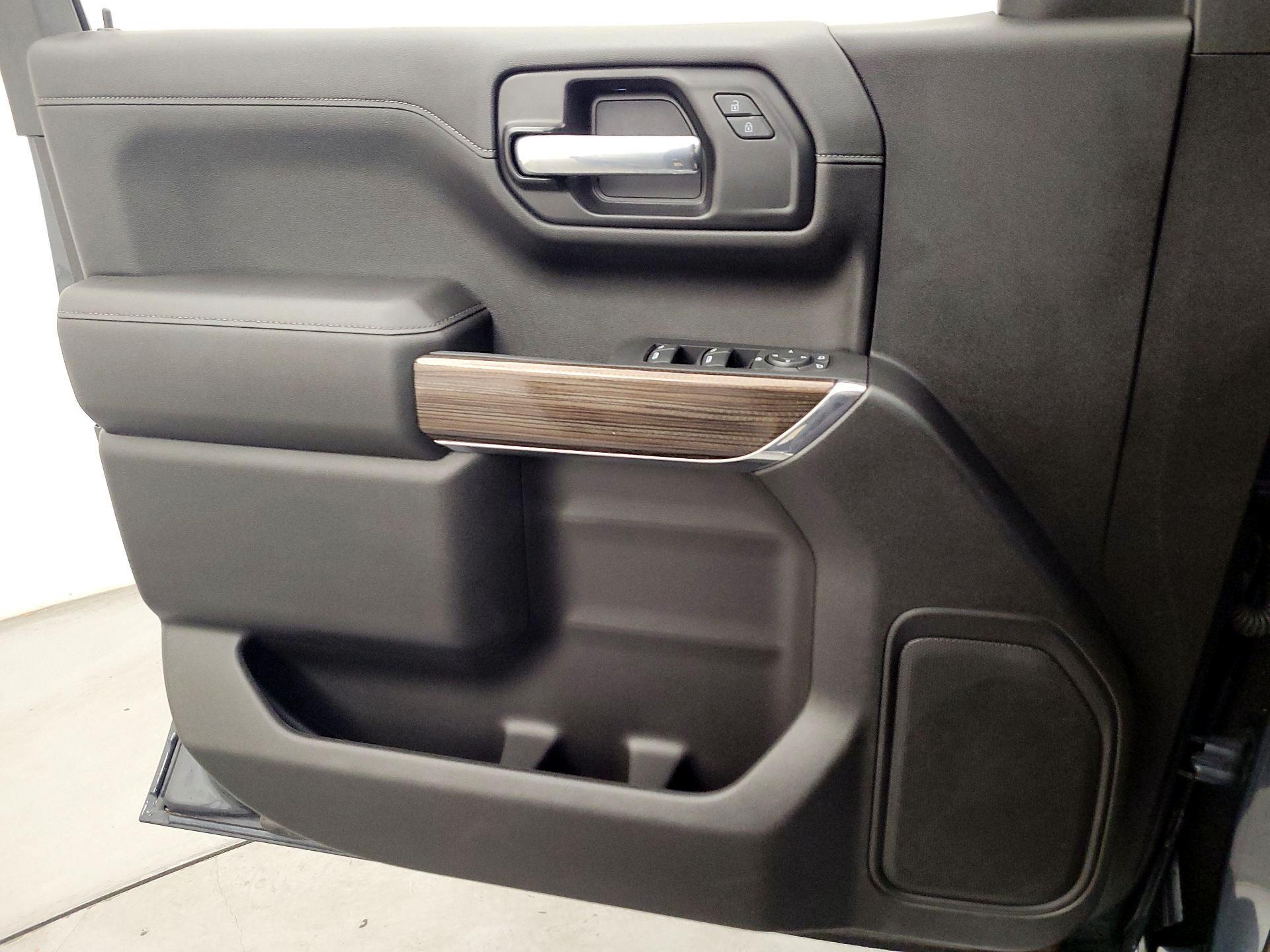 Thumbnail: 2021 Chevrolet Silverado 1500 - 12