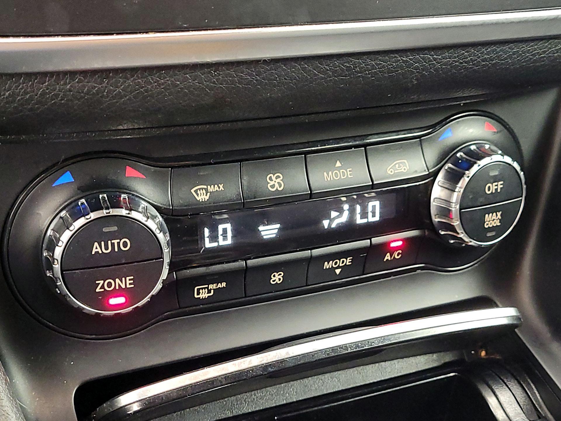 Thumbnail: 2020 Mercedes-Benz GLA - 16