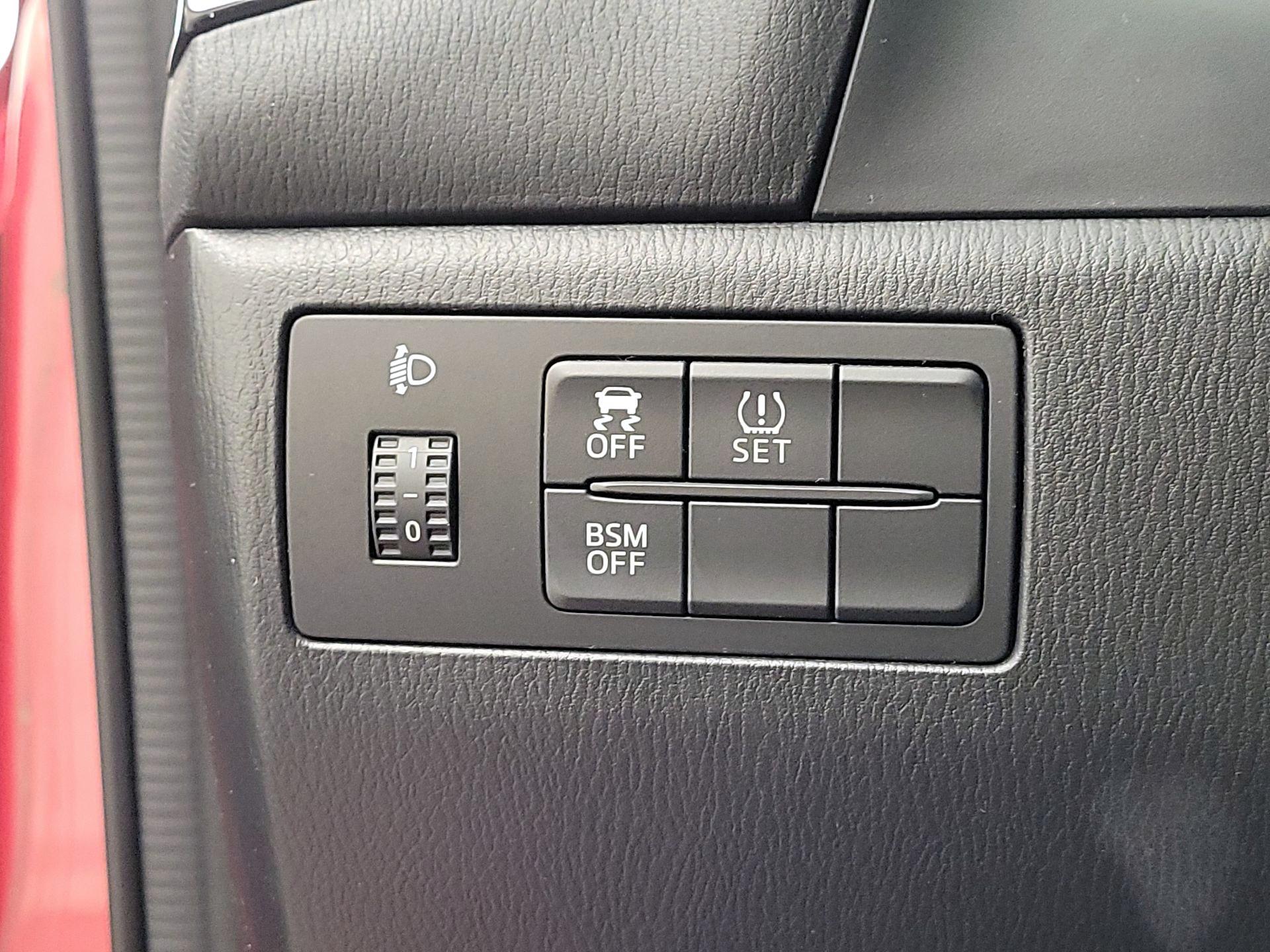 Thumbnail: 2014 Mazda Mazda3 - 13