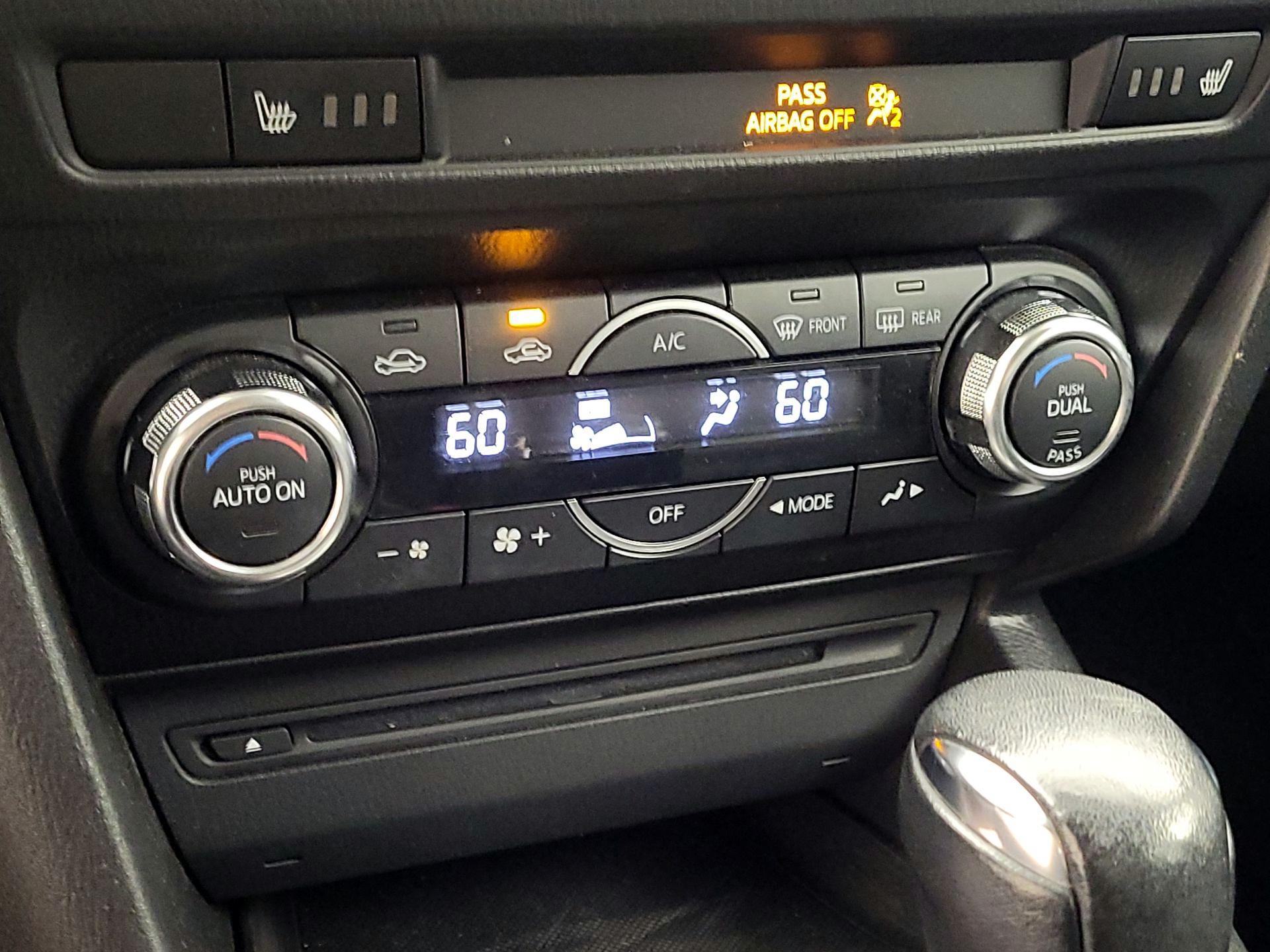 Thumbnail: 2014 Mazda Mazda3 - 16