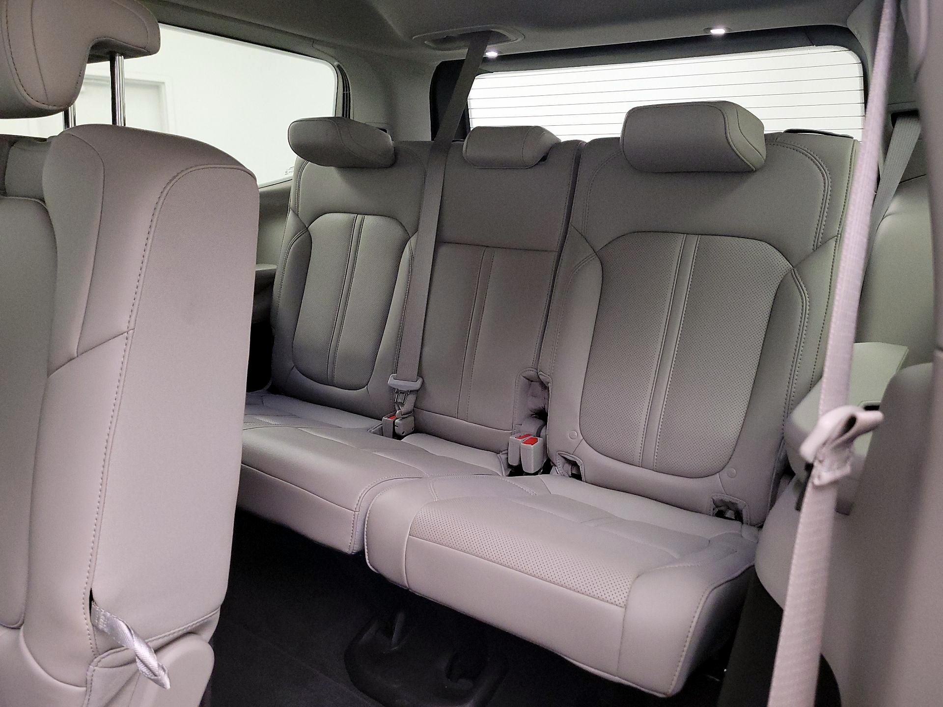 Thumbnail: 2023 Jeep Wagoneer - 20