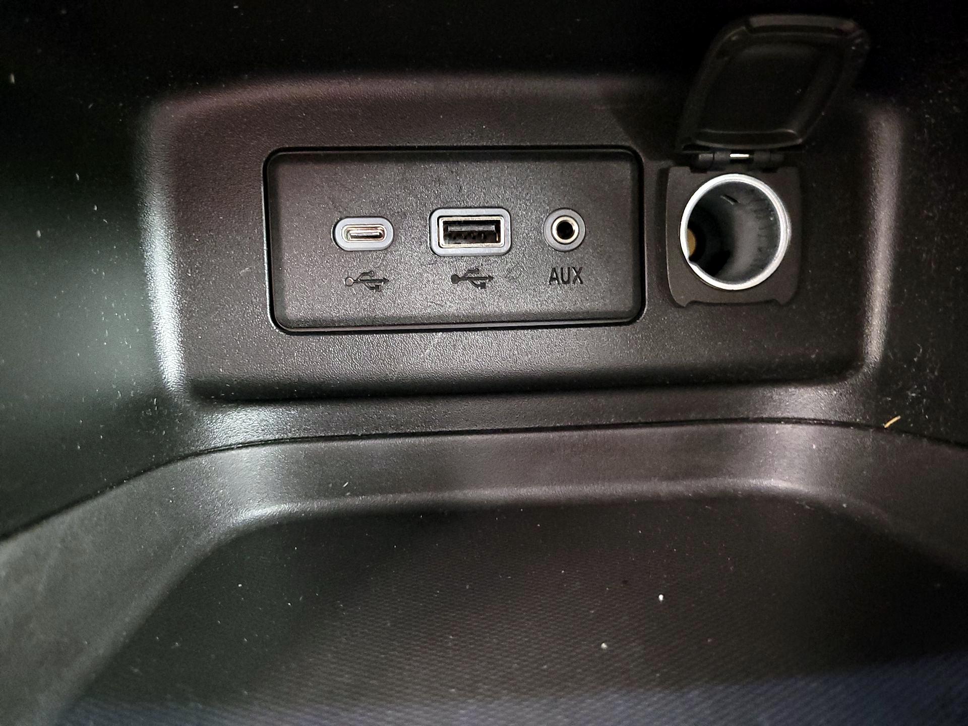 Thumbnail: 2021 Chevrolet Equinox - 18