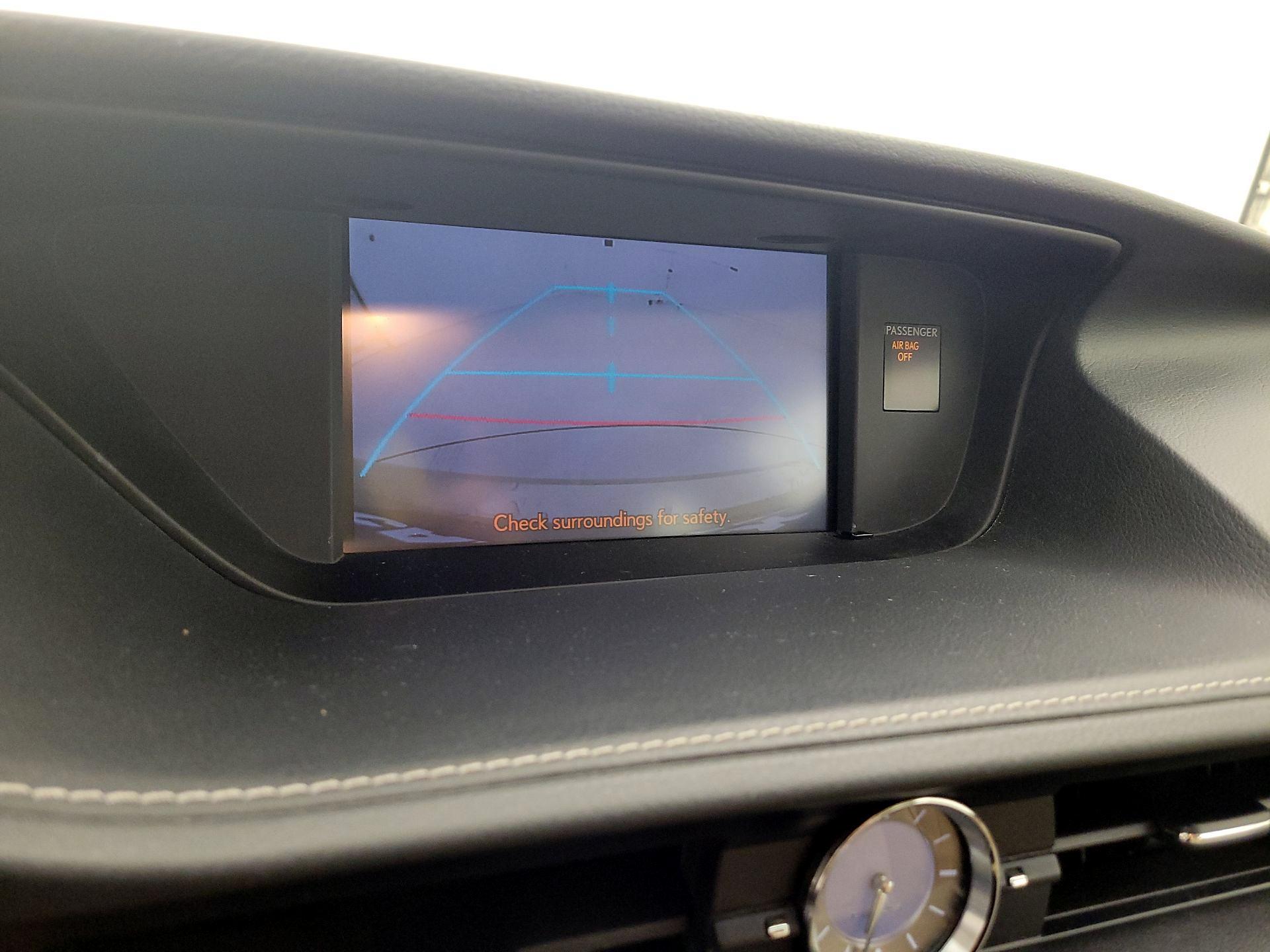 Thumbnail: 2014 Lexus ES - 14