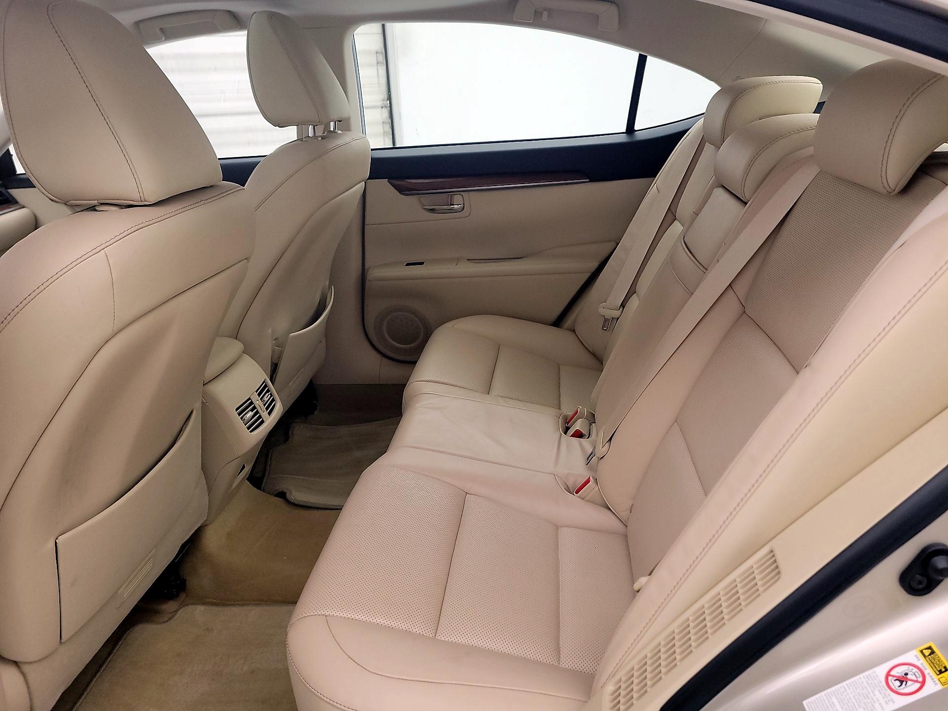 Thumbnail: 2014 Lexus ES - 20