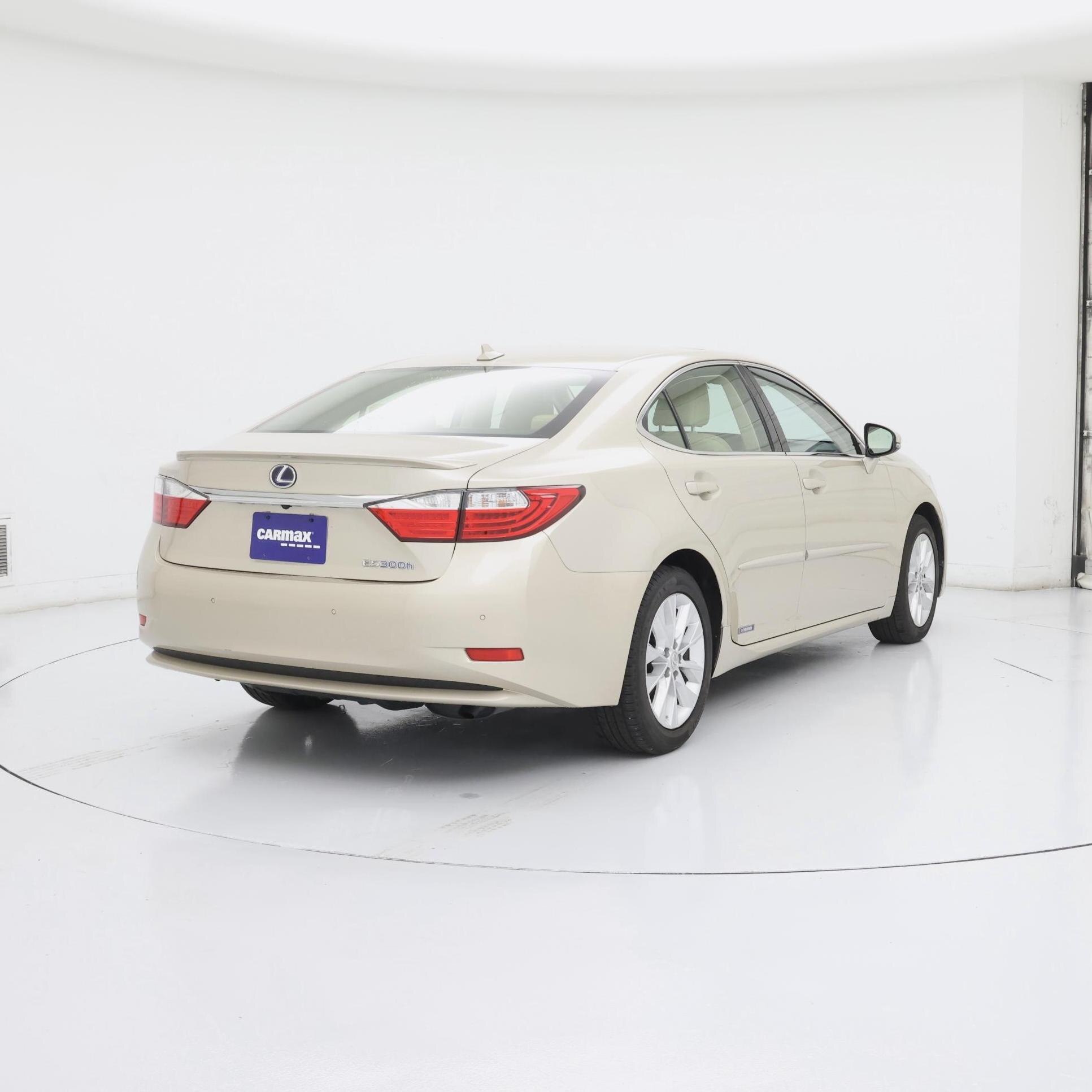 Thumbnail: 2014 Lexus ES - 8