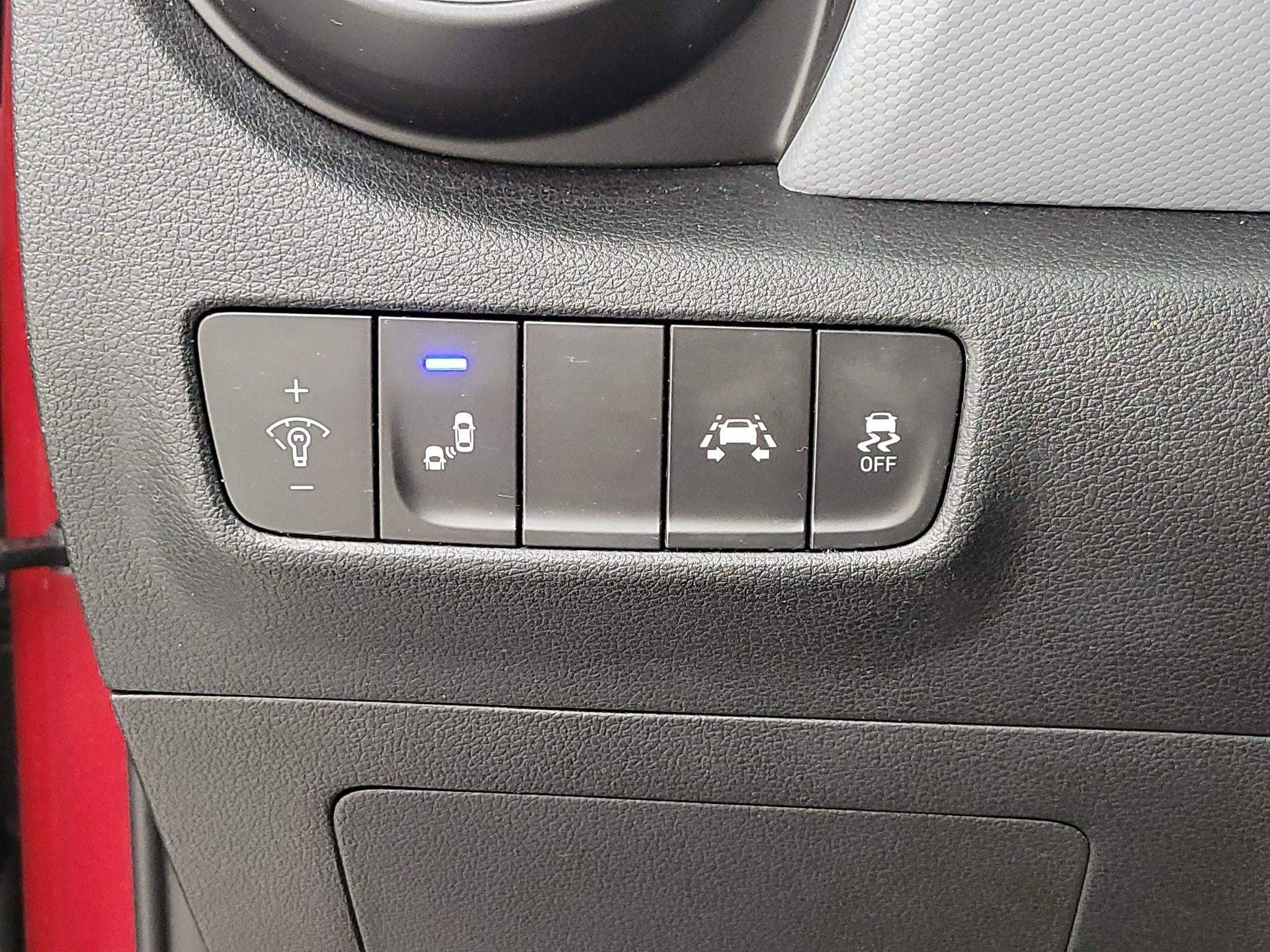 Thumbnail: 2020 Hyundai Kona - 13