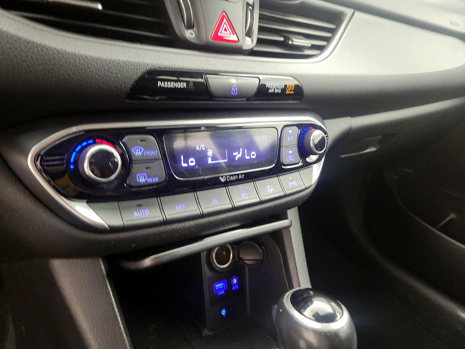 Thumbnail: 2018 Hyundai Elantra - 14