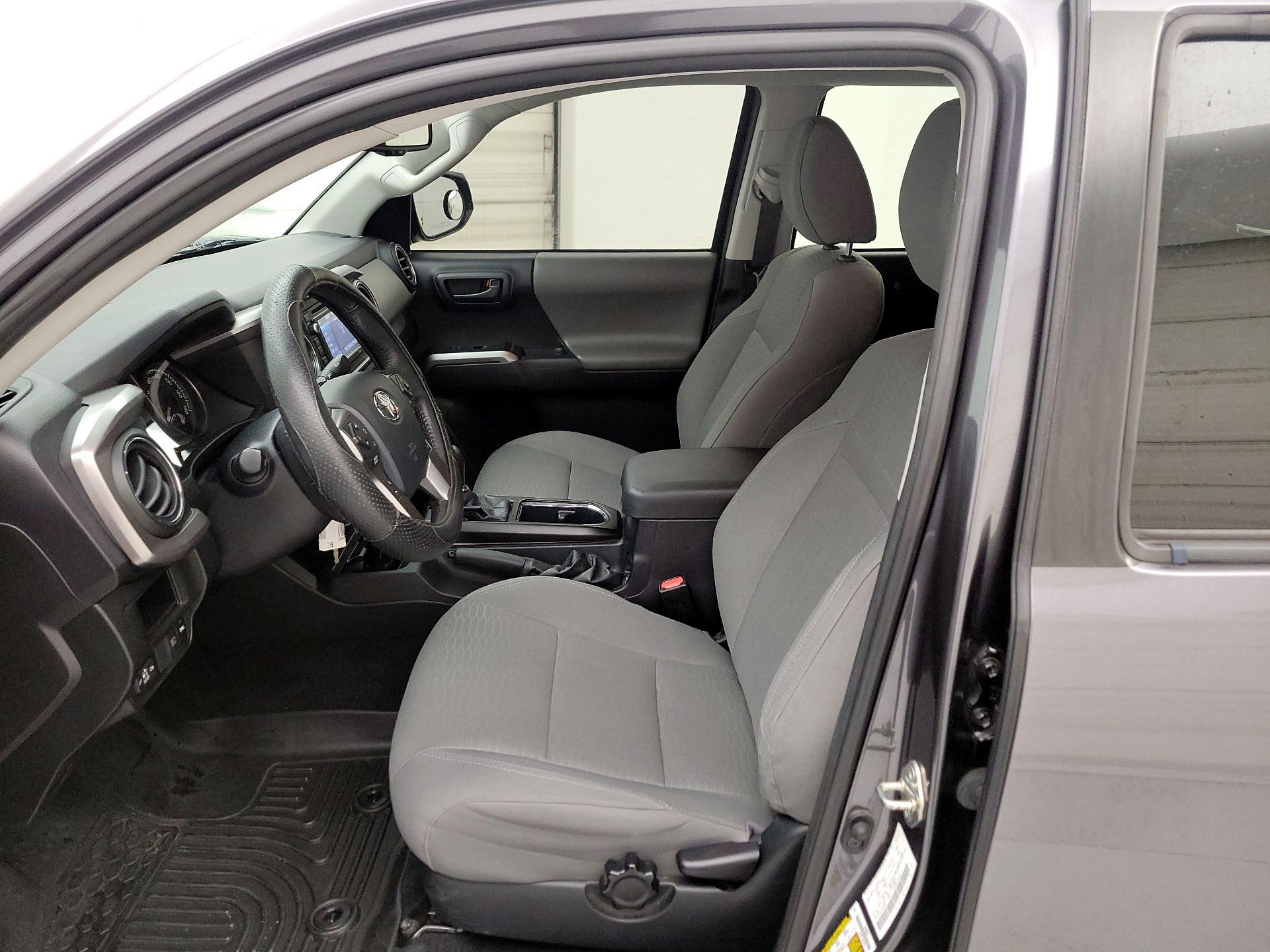 Thumbnail: 2019 Toyota Tacoma - 11