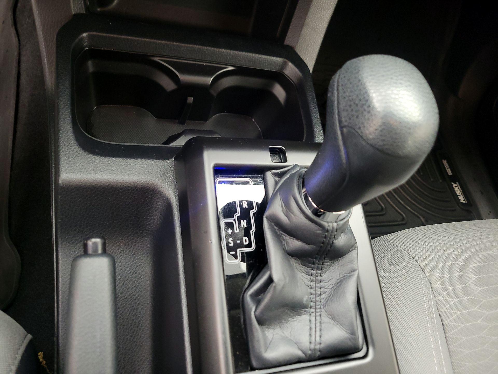 Thumbnail: 2019 Toyota Tacoma - 15