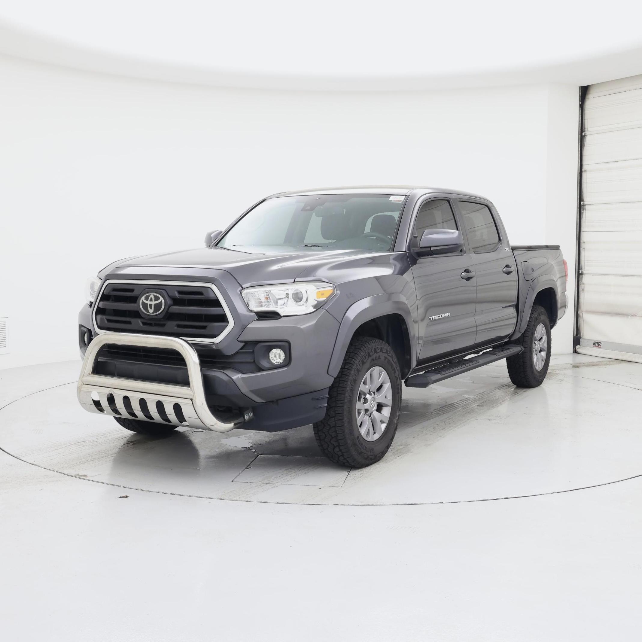 Thumbnail: 2019 Toyota Tacoma - 4