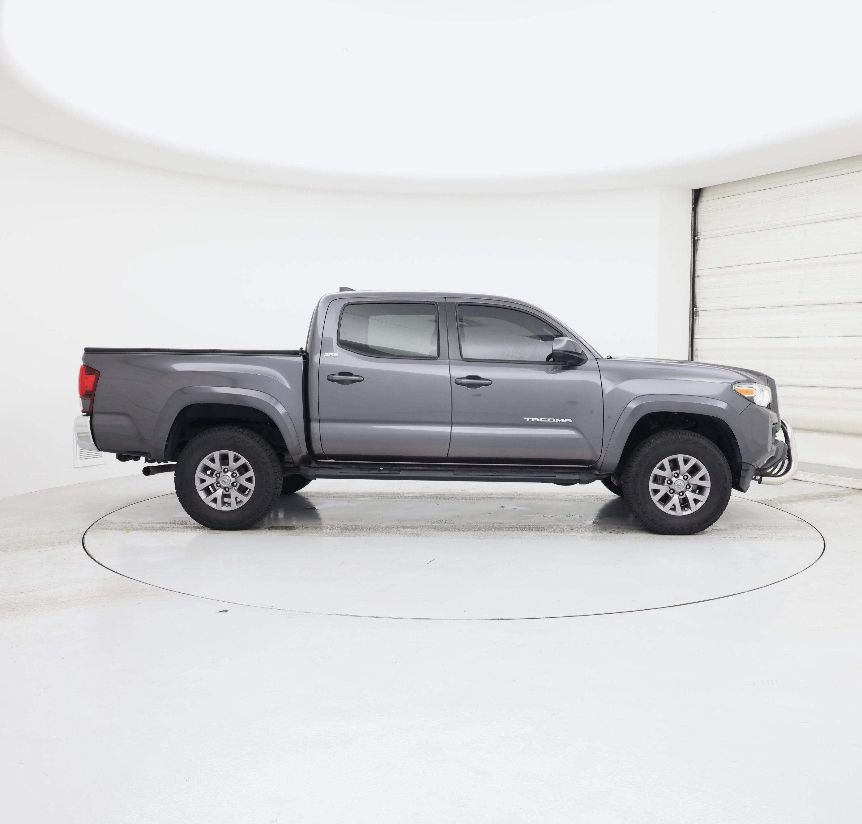 Thumbnail: 2019 Toyota Tacoma - 7