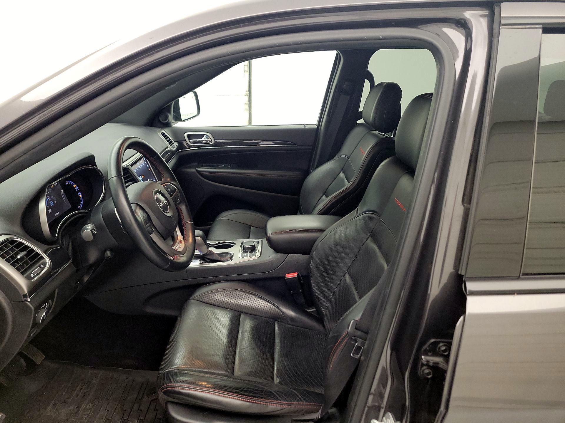 Thumbnail: 2018 Jeep Grand Cherokee - 11