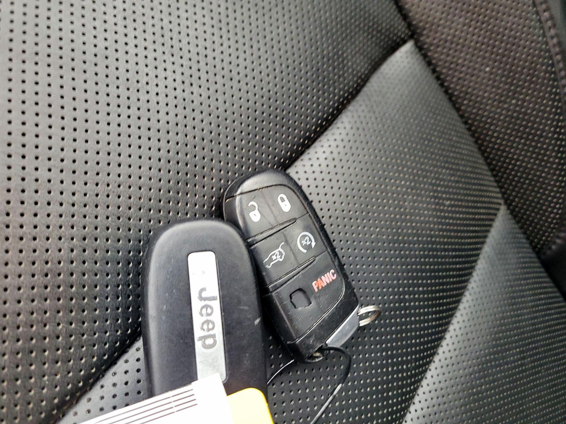 Thumbnail: 2018 Jeep Grand Cherokee - 18