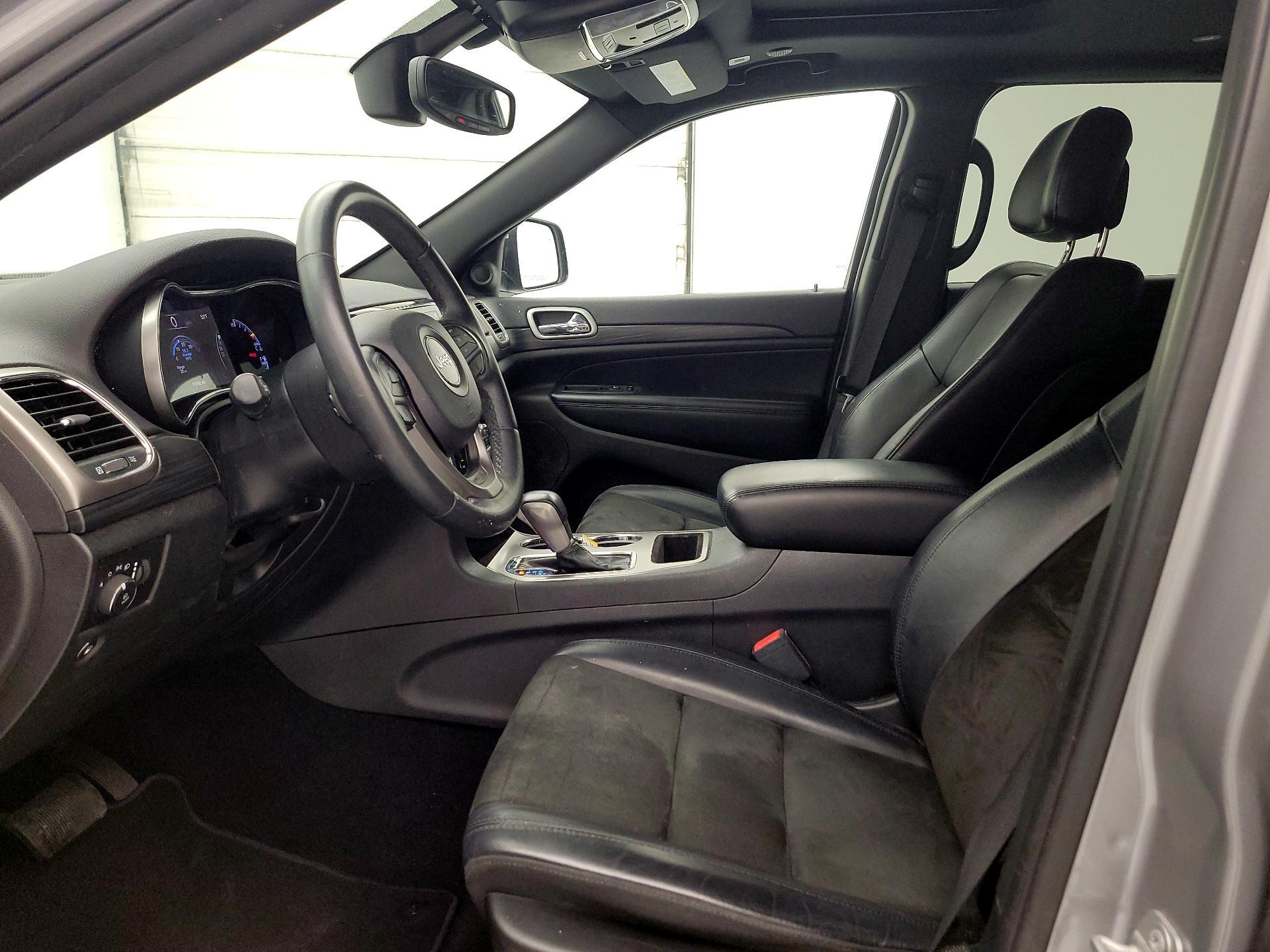 Thumbnail: 2019 Jeep Grand Cherokee - 11