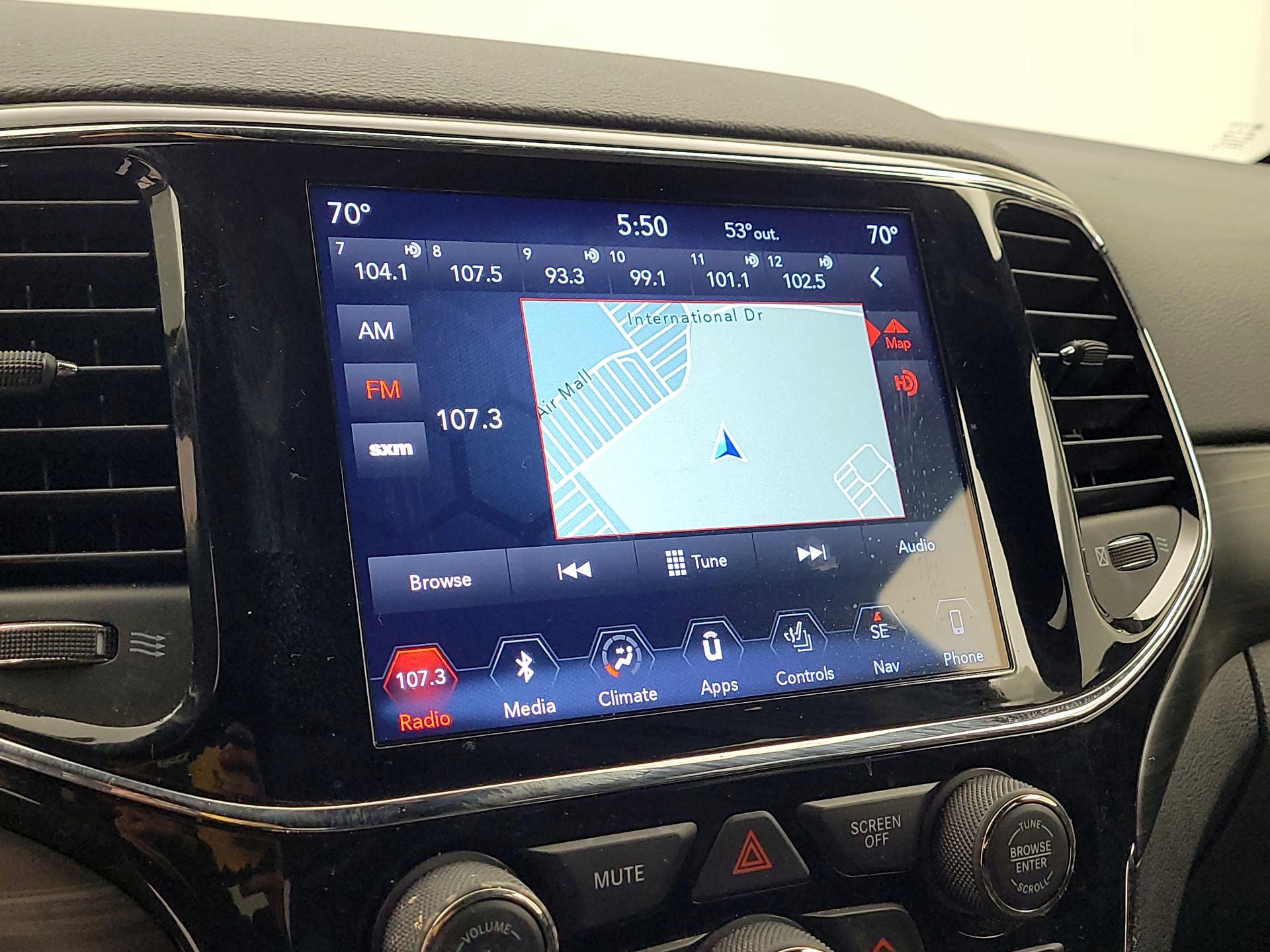 Thumbnail: 2019 Jeep Grand Cherokee - 15