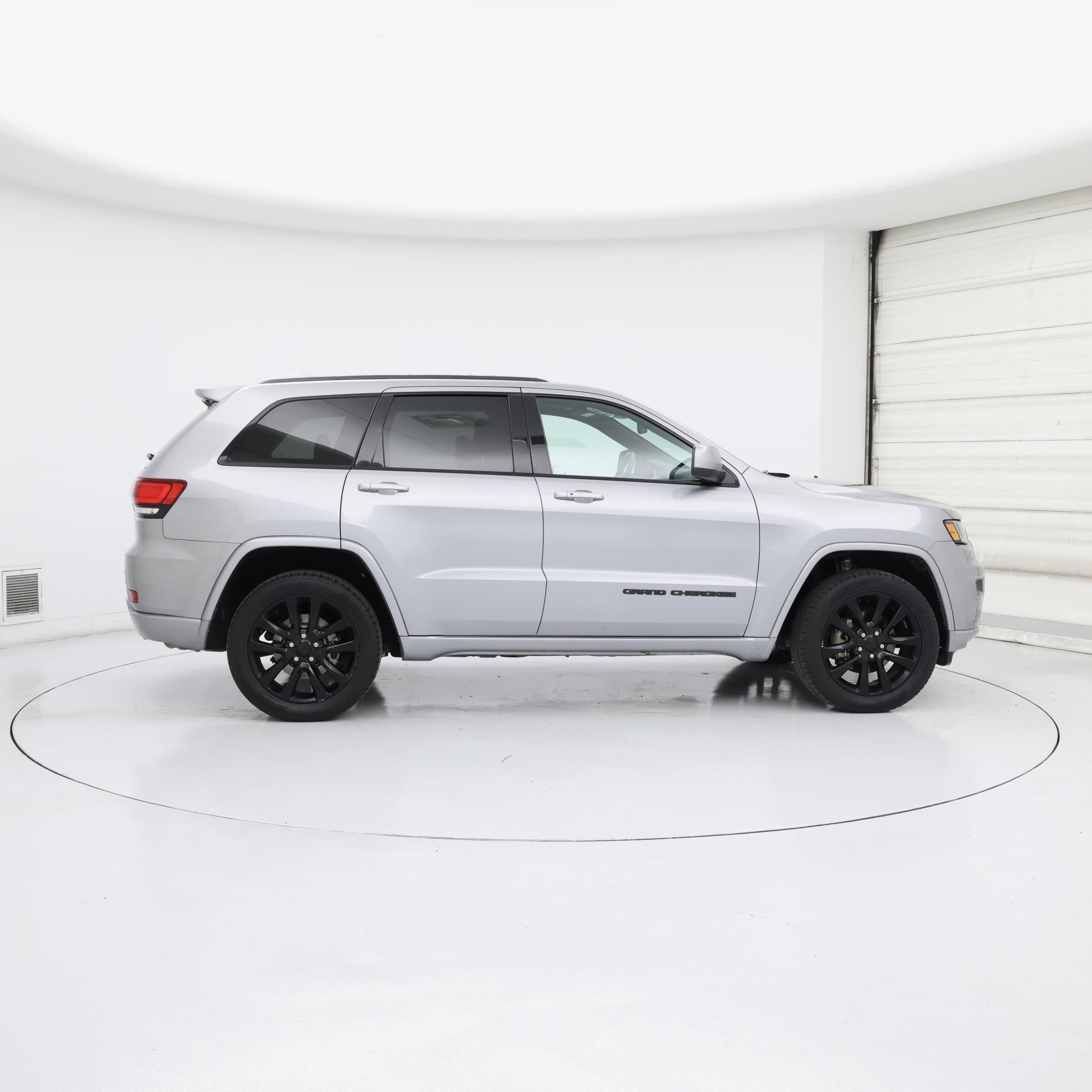 Thumbnail: 2019 Jeep Grand Cherokee - 7