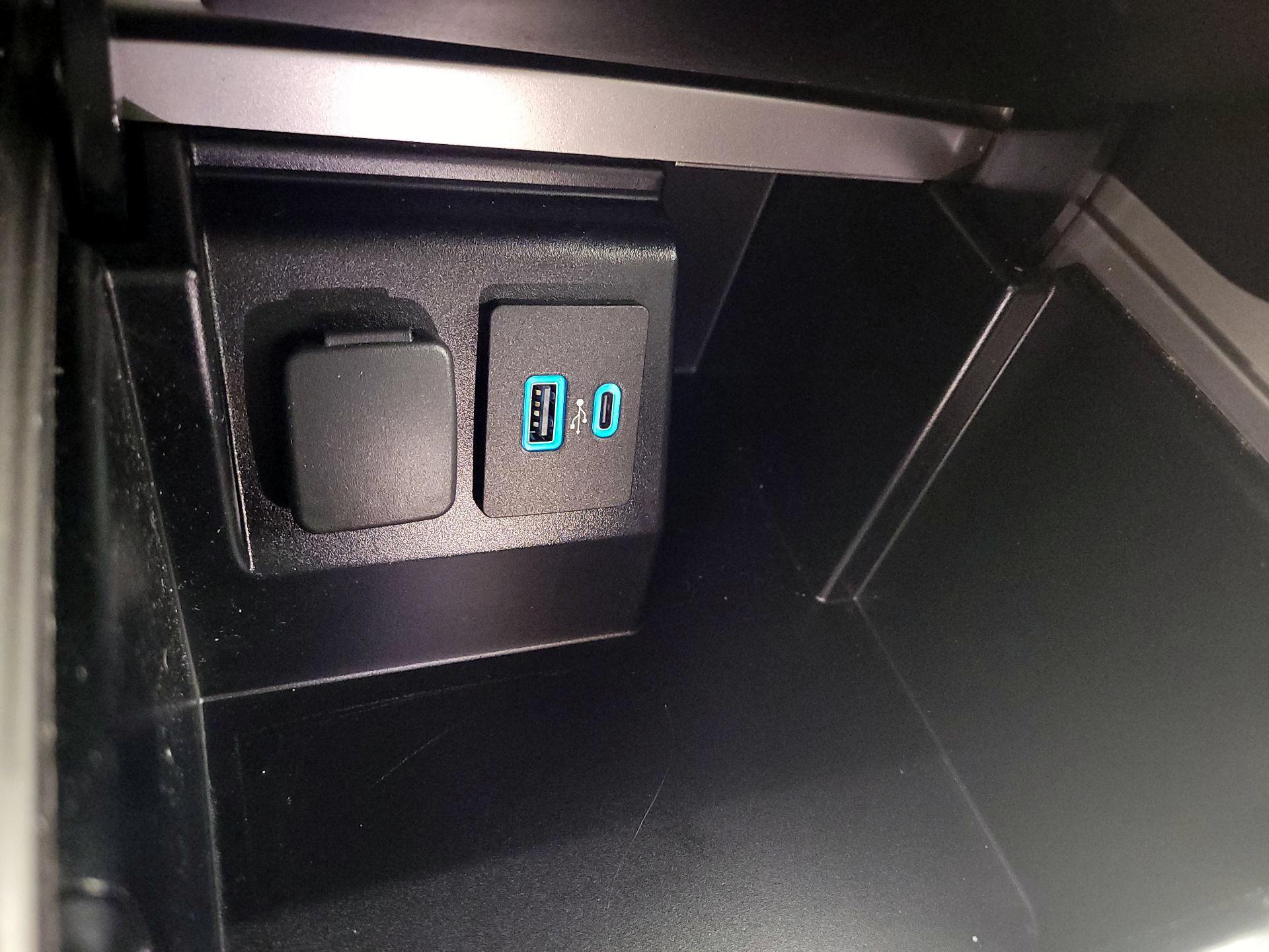 Thumbnail: 2020 Ford Explorer - 18