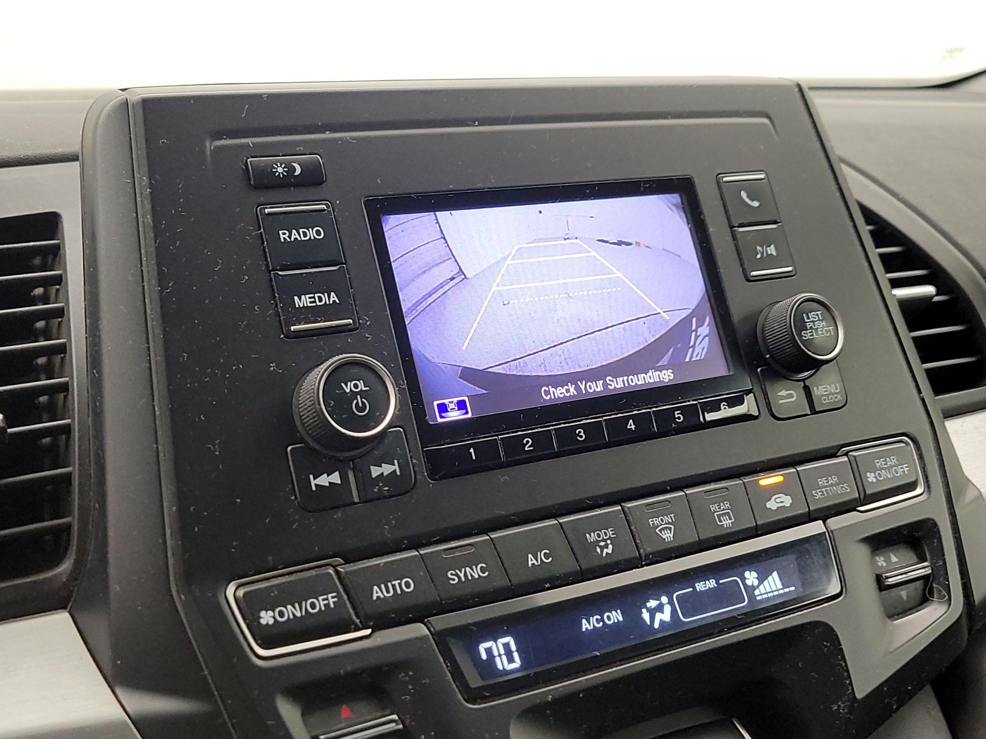 Thumbnail: 2018 Honda Odyssey - 14