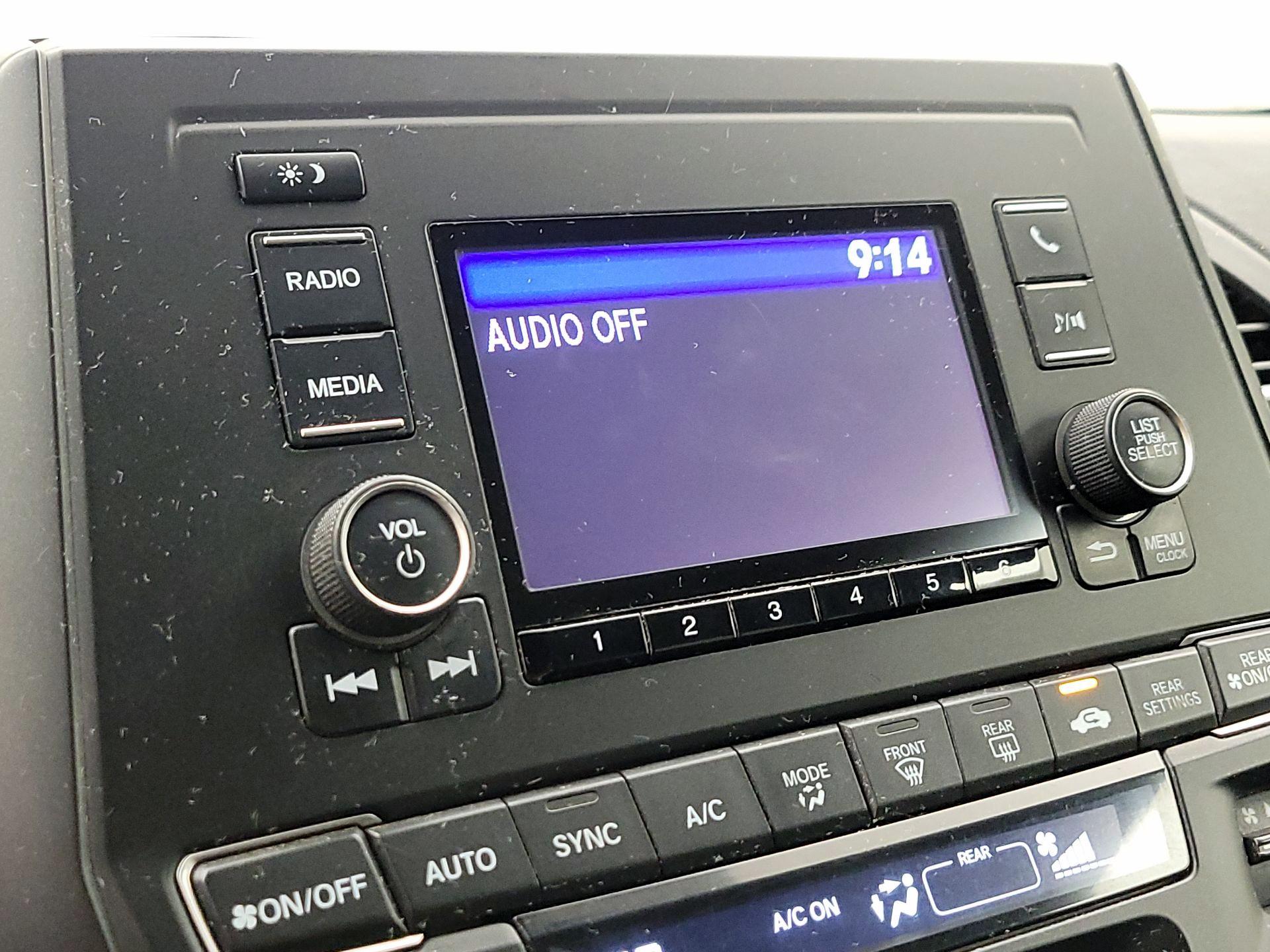 Thumbnail: 2018 Honda Odyssey - 15